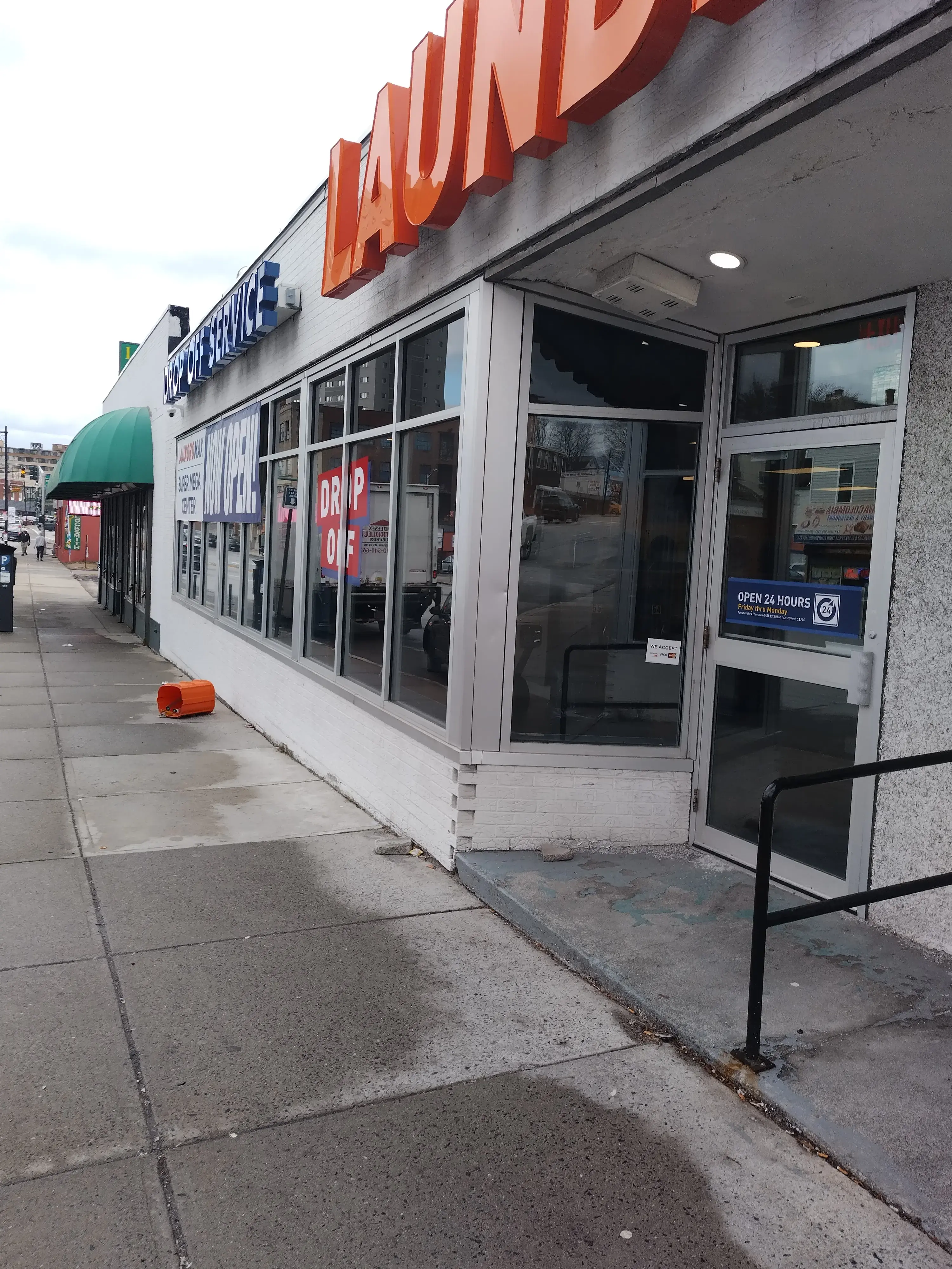LaundroMax location