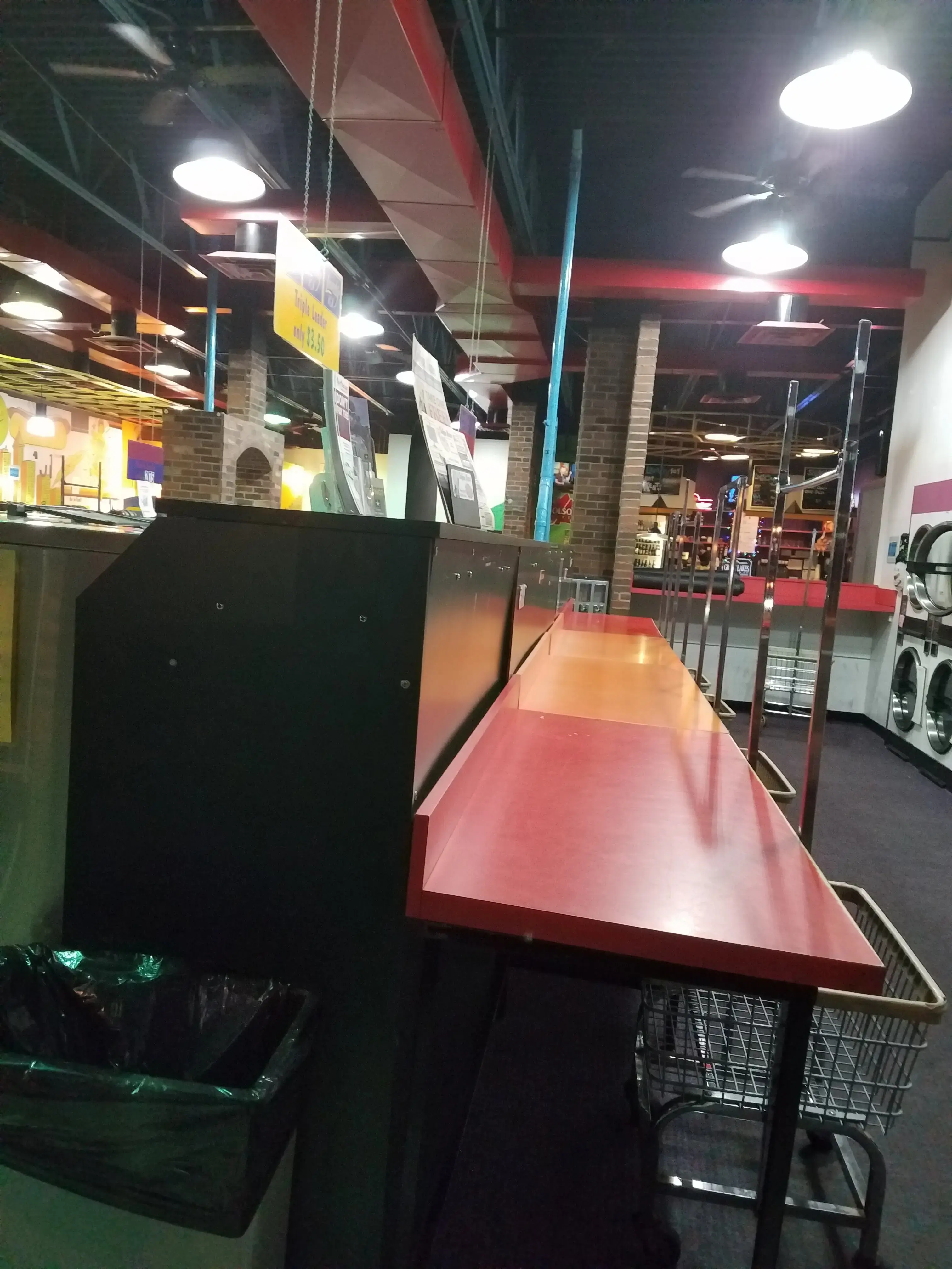 Laundry 101 & Bar - Image 20