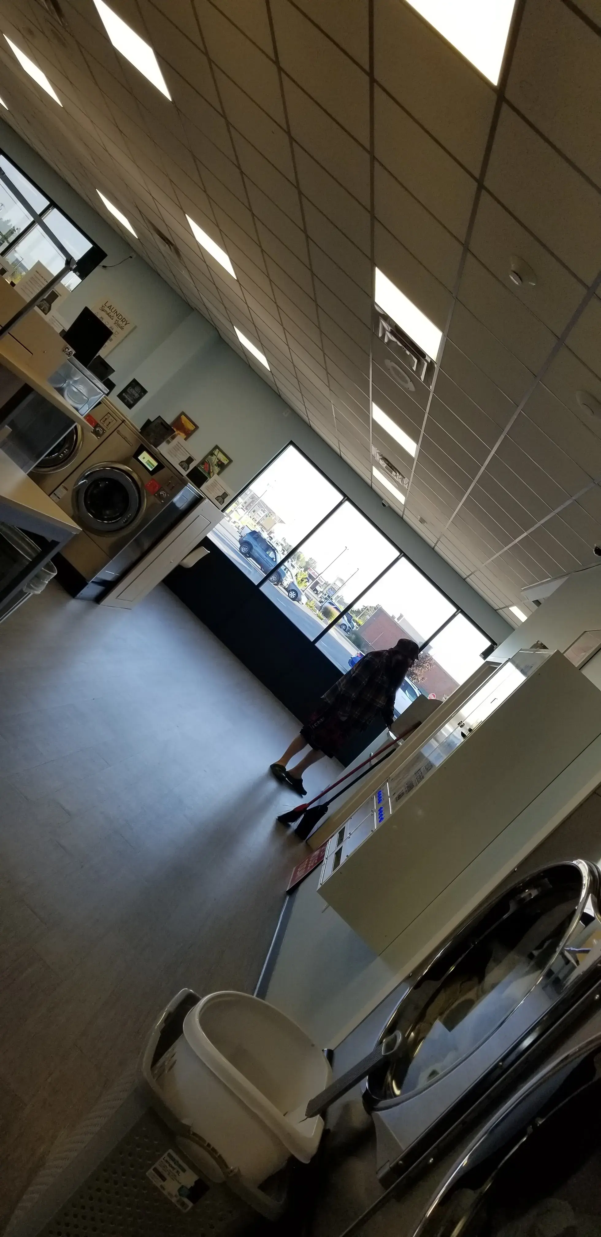 Laundry 24 - Image 11