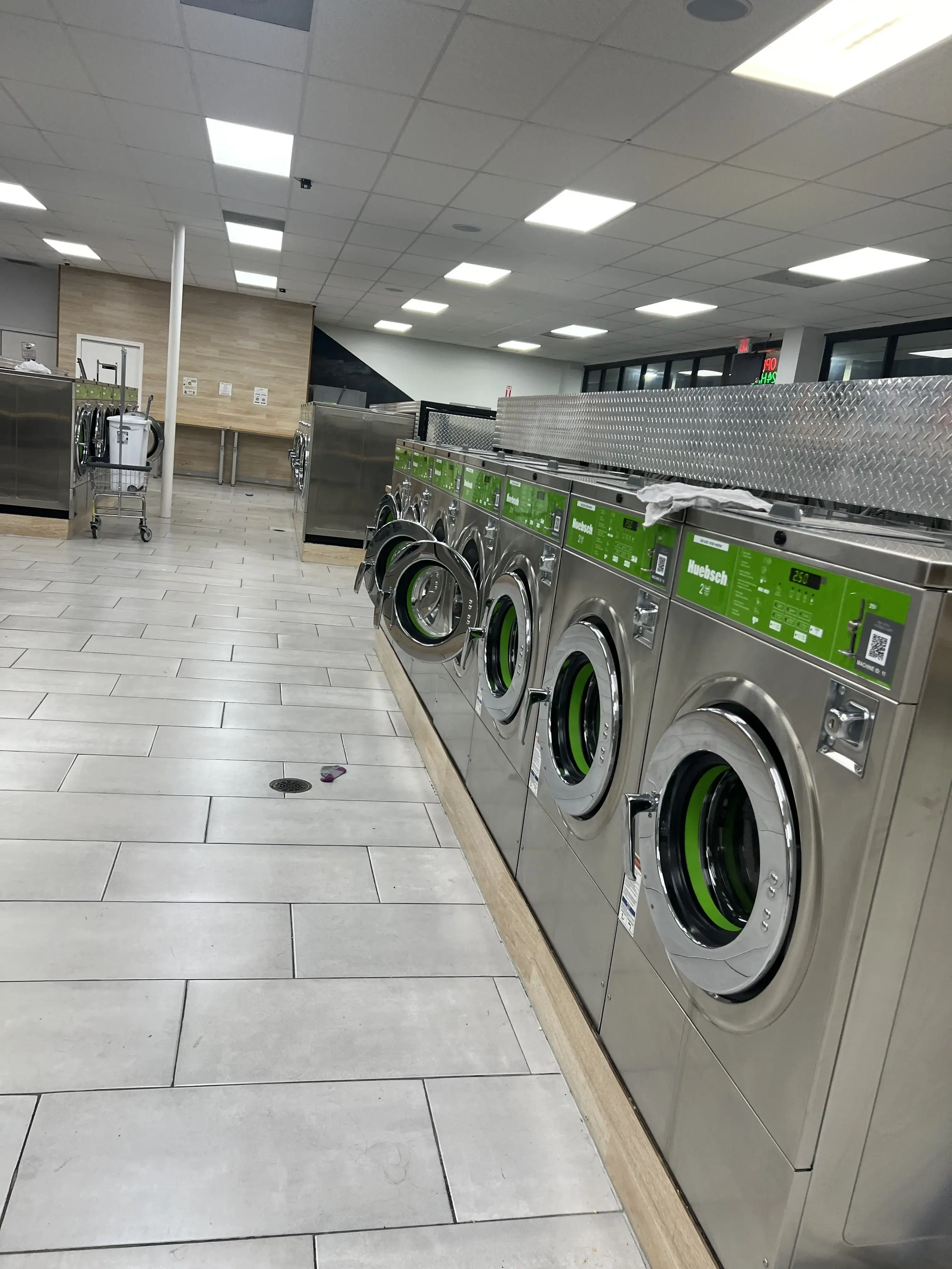 Laundry-4U Spencer Hwy thumbnail 3