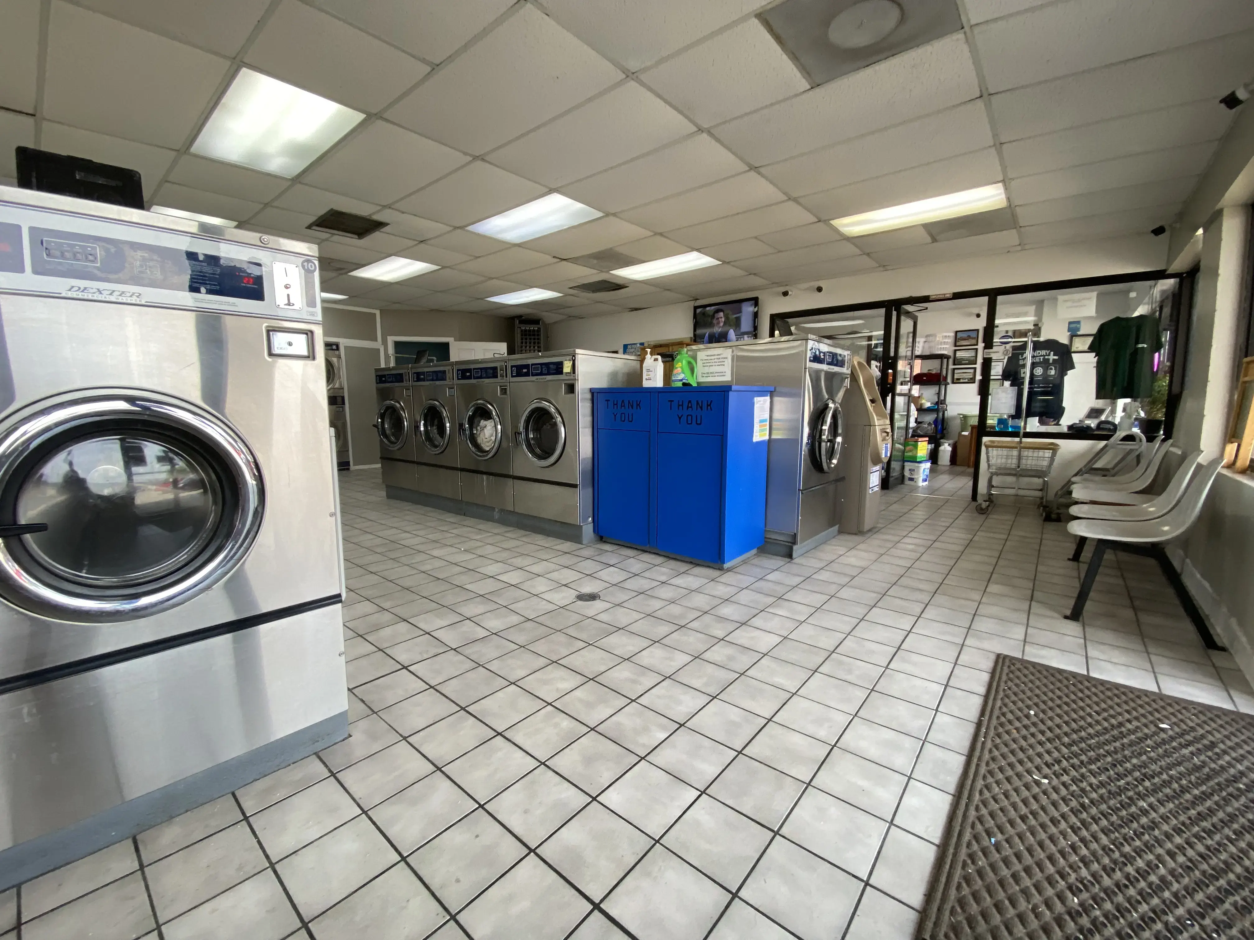 Laundry Basket + thumbnail 3