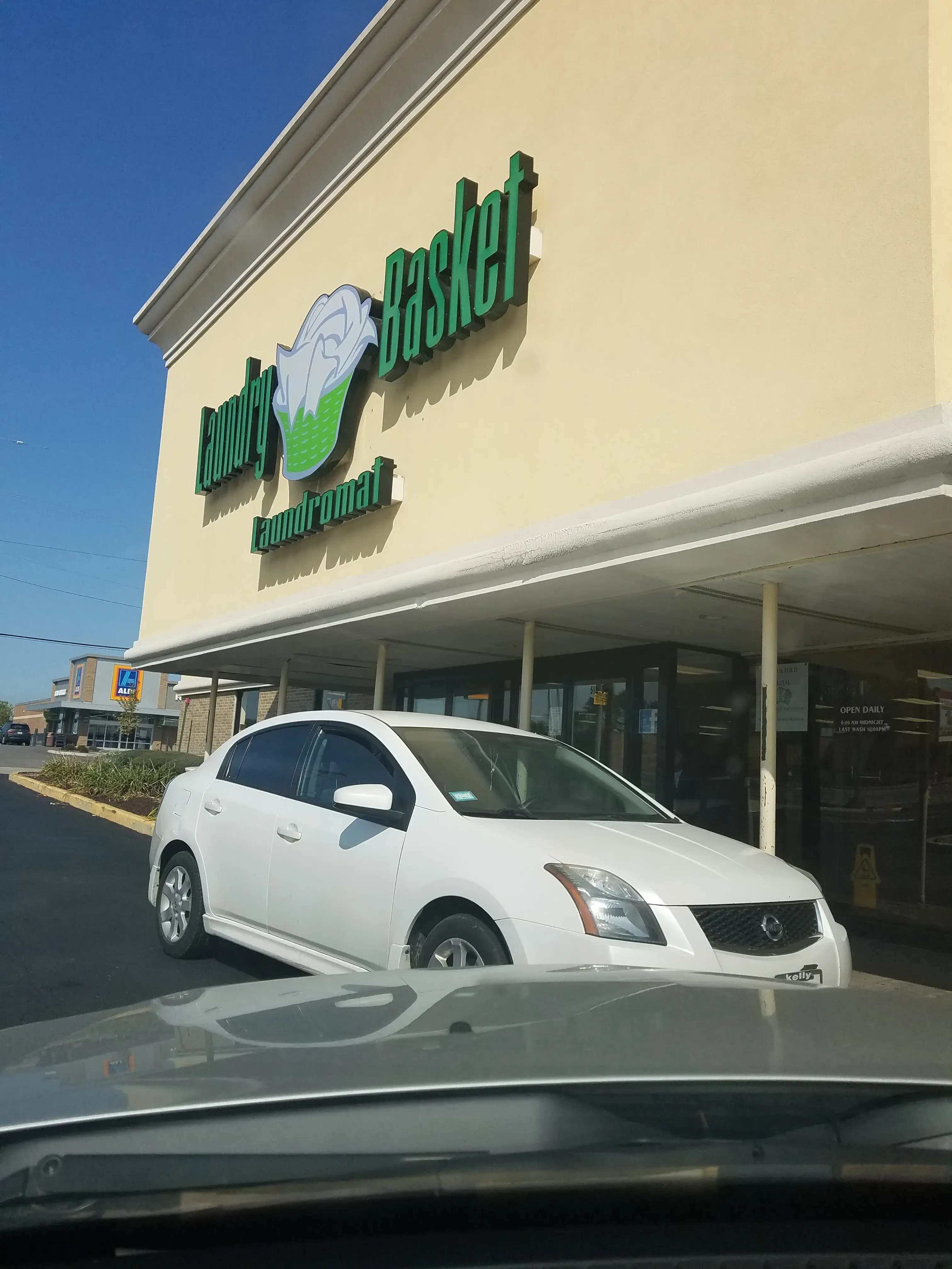 Laundry Basket Laundromat thumbnail 3