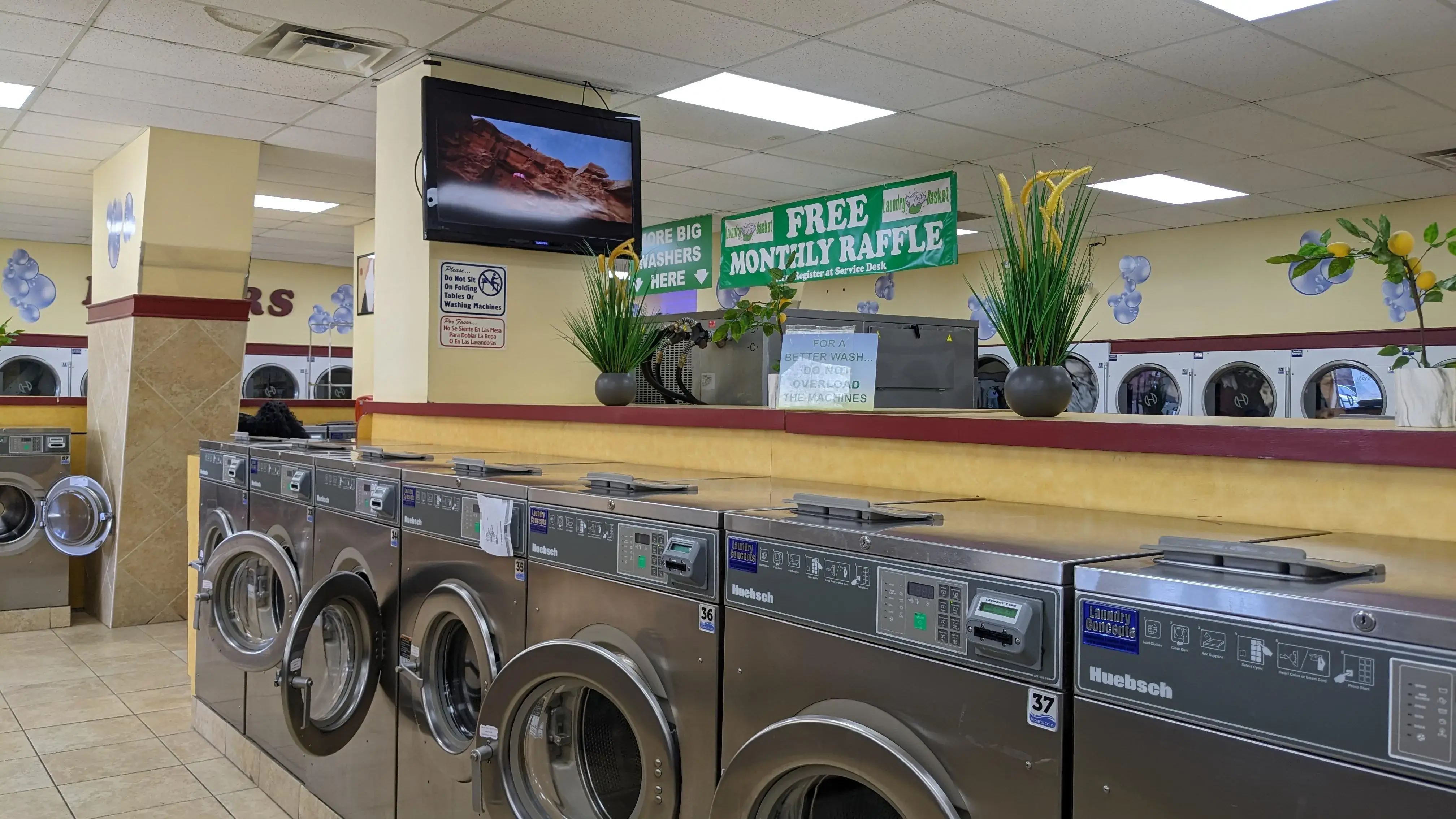 Laundry Basket Laundromat - Image 18