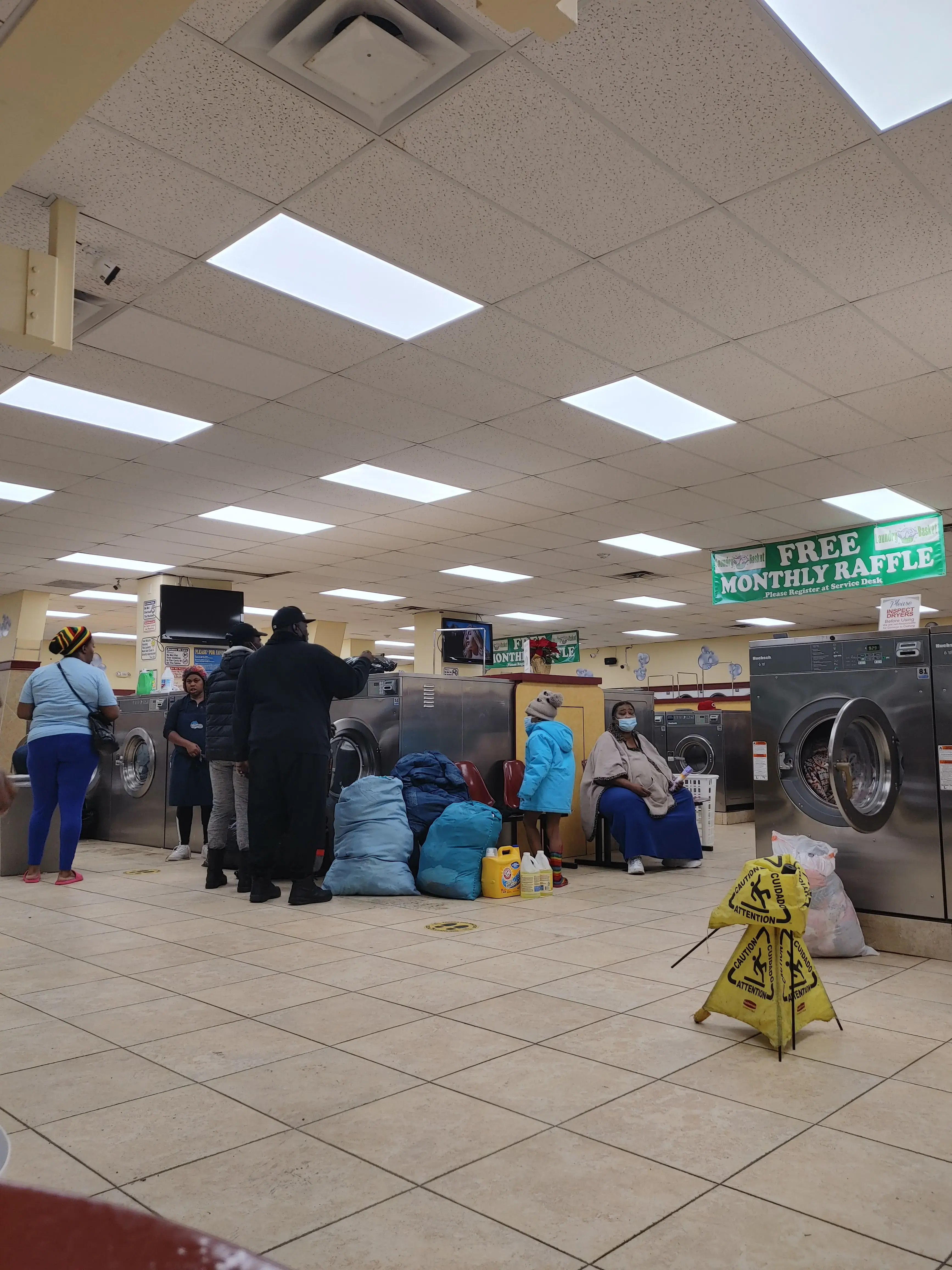 Laundry Basket Laundromat - Image 17