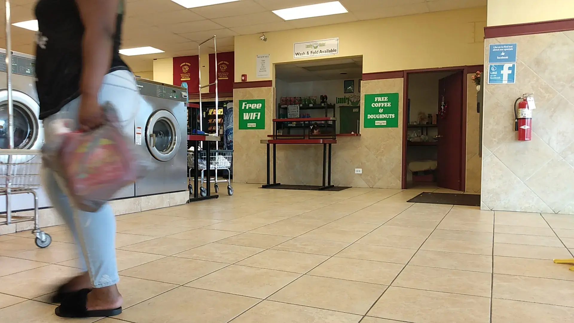 Laundry Basket Laundromat thumbnail 12