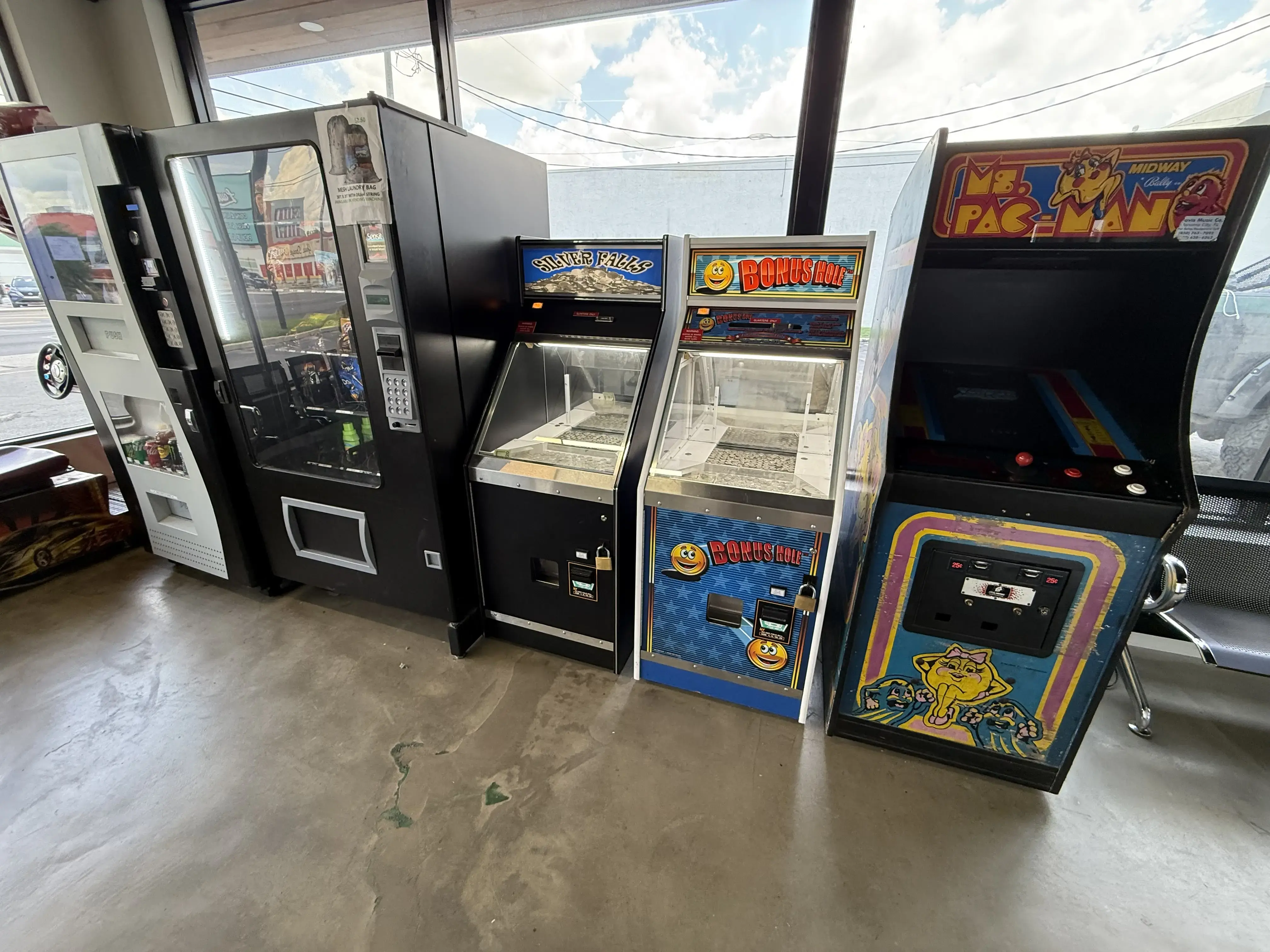 Laundry Bro's Laundromat Panama City location