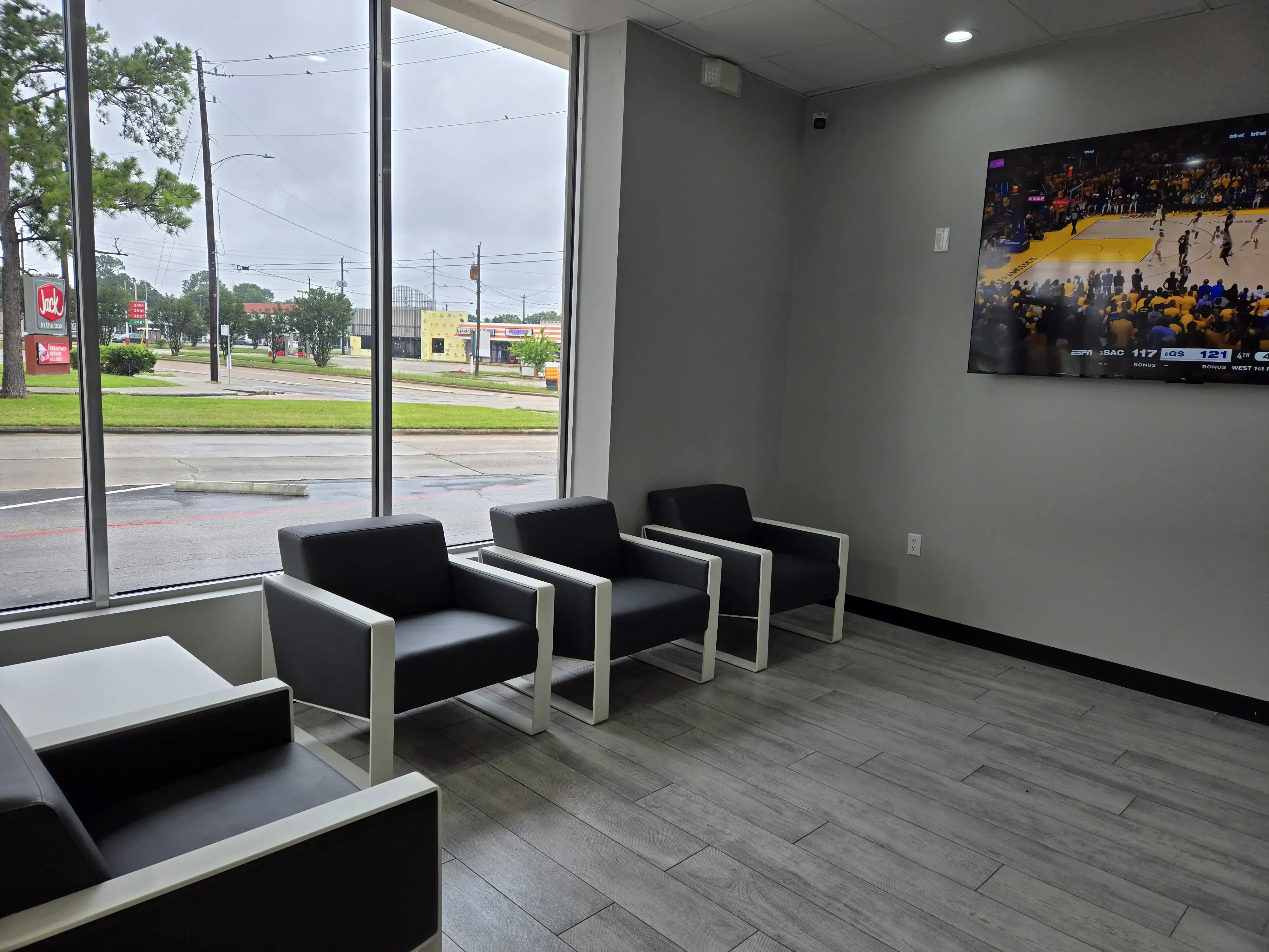 Laundry by SpinXpress - Jester Village - Image 11