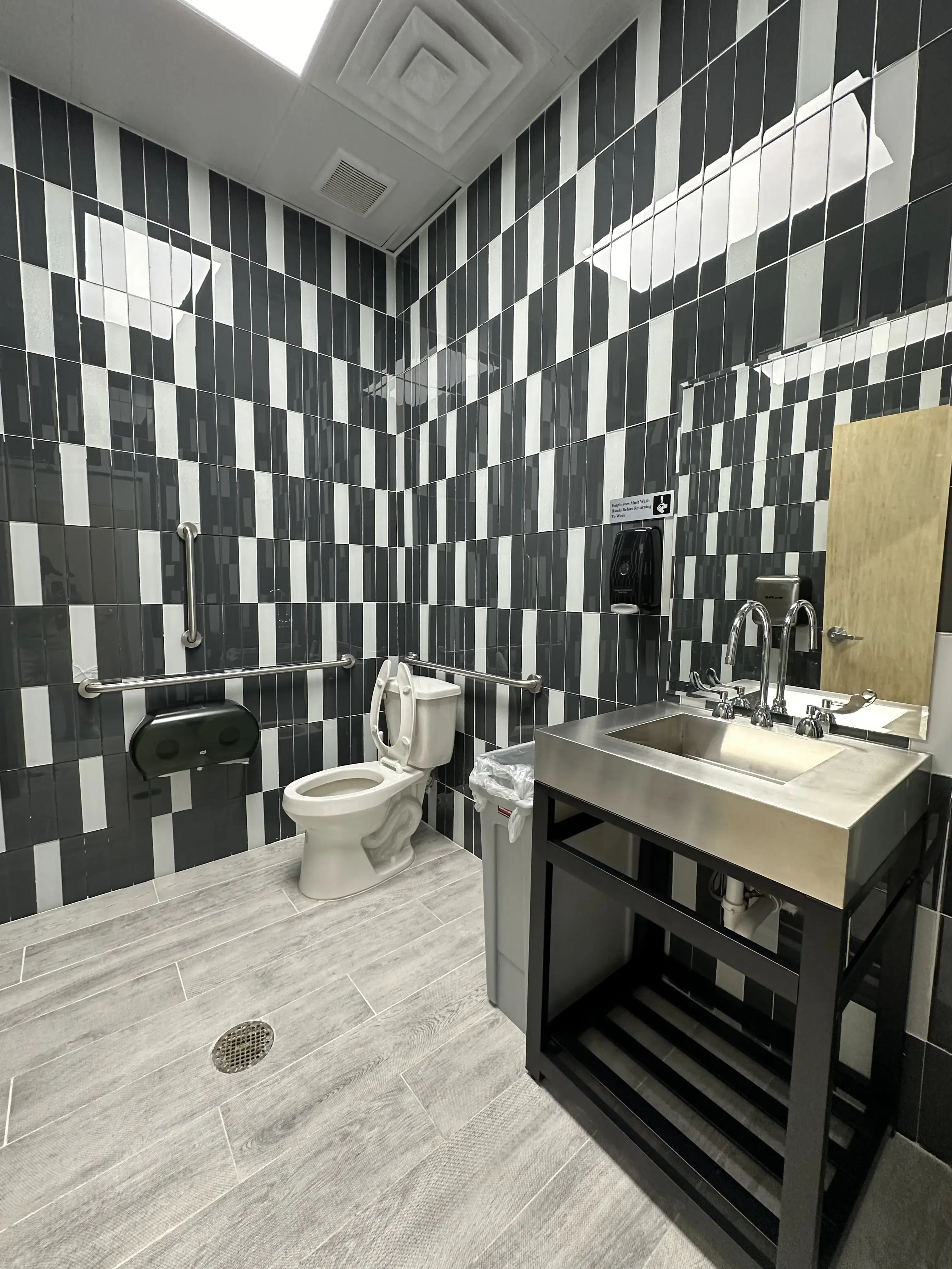 Laundry by SpinXpress - Jester Village - Image 9