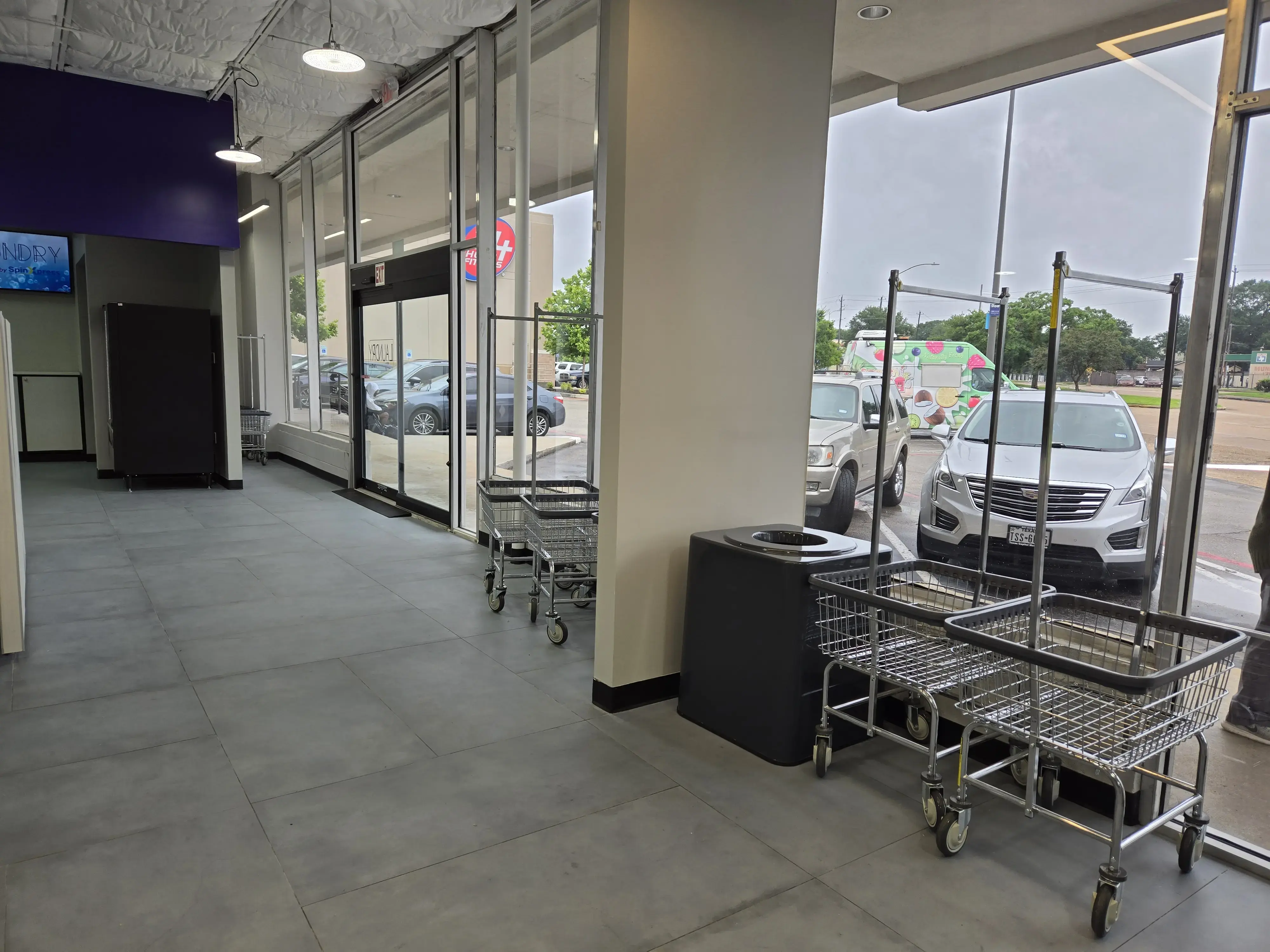 Laundry by SpinXpress - Jester Village - Image 14