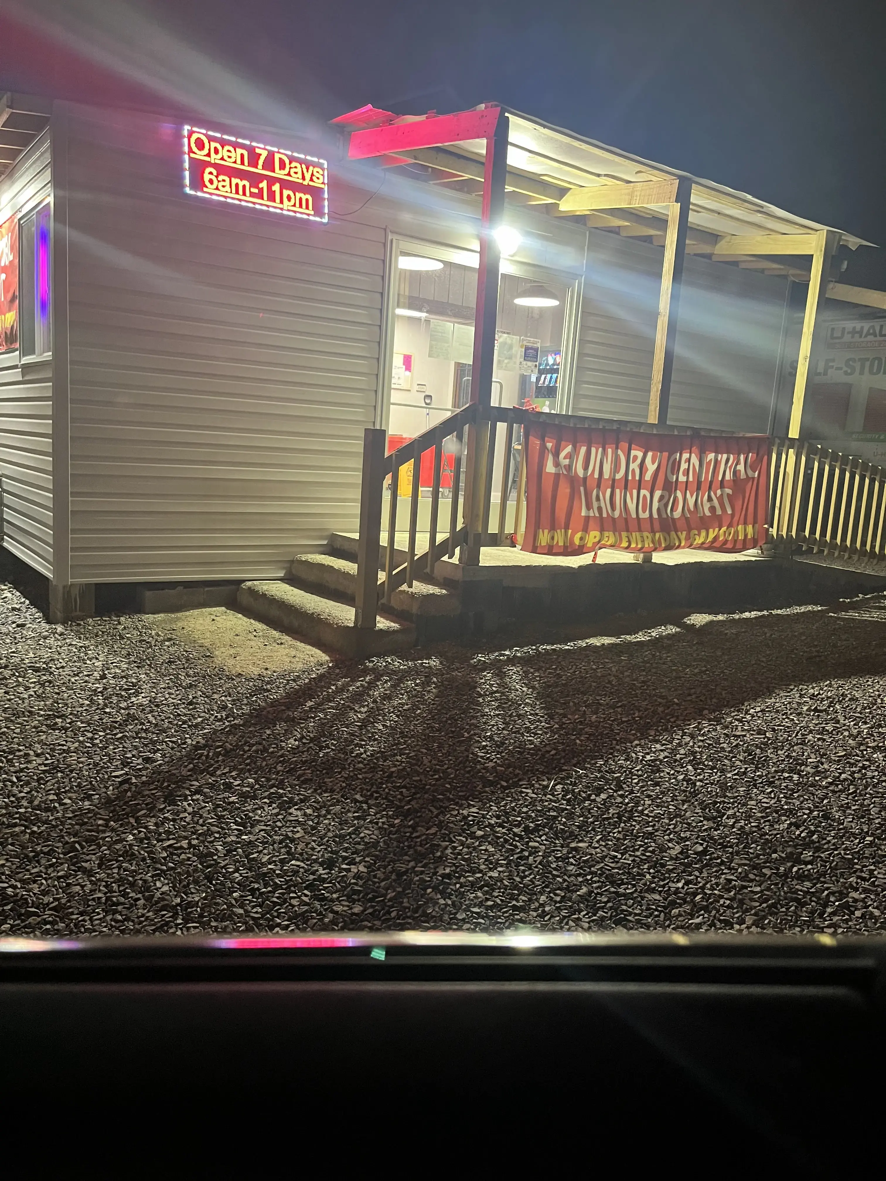 Laundry Central Laundromat thumbnail 5