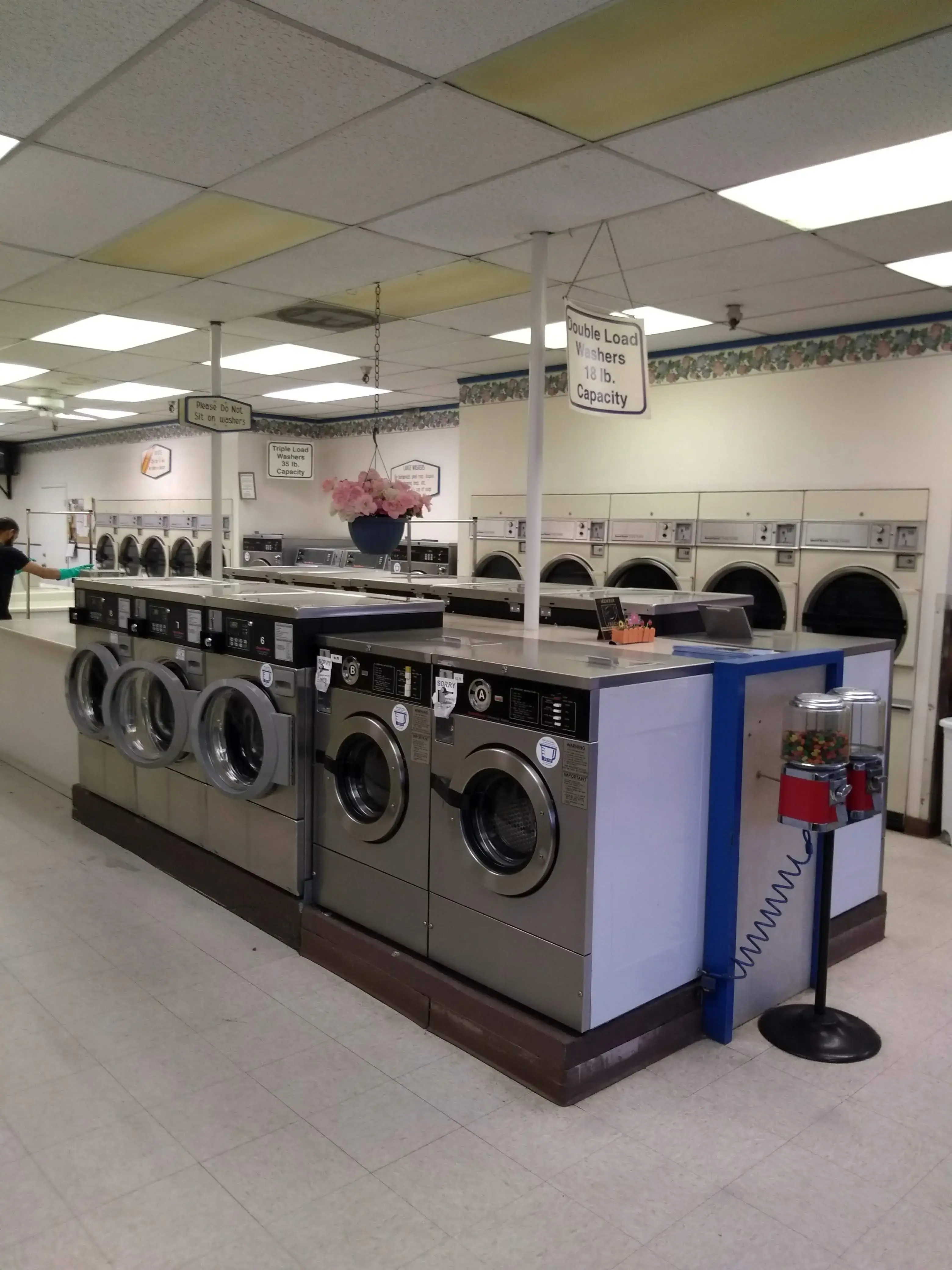Laundry Chute - Image 8