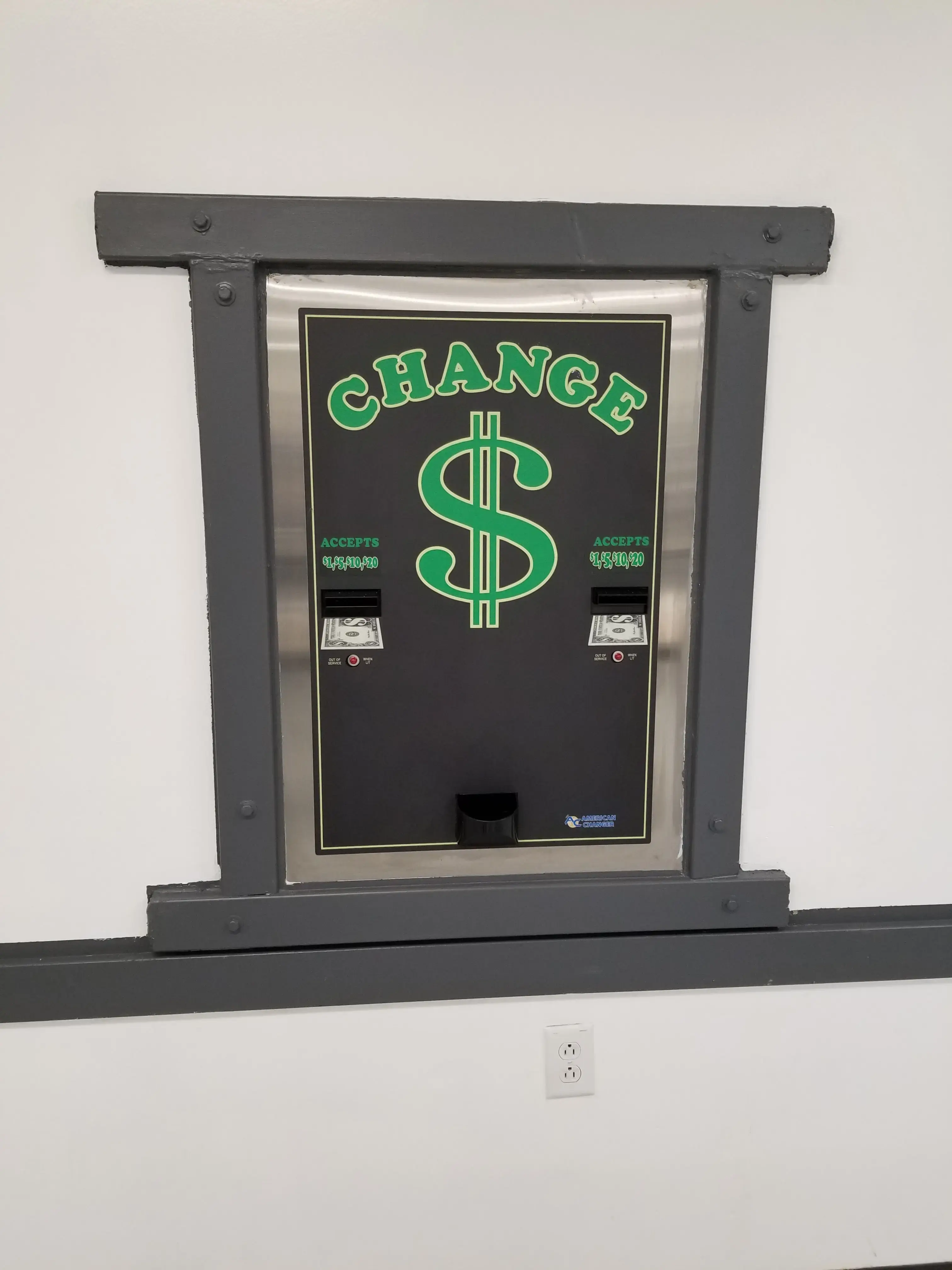 Laundry Club Fort Wayne (Capitol Dry Cleaners & Laundromat) - Image 18