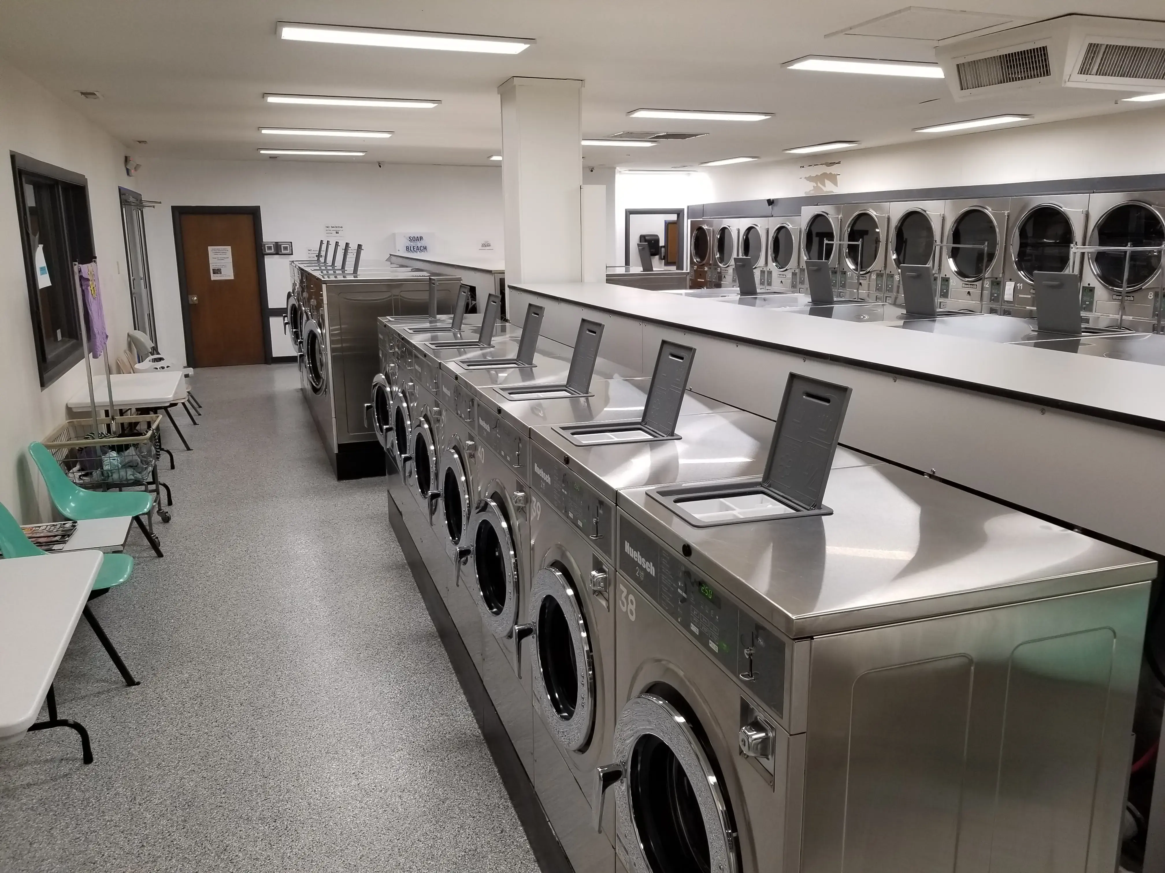 Laundry Club Fort Wayne (Capitol Dry Cleaners & Laundromat) thumbnail 20
