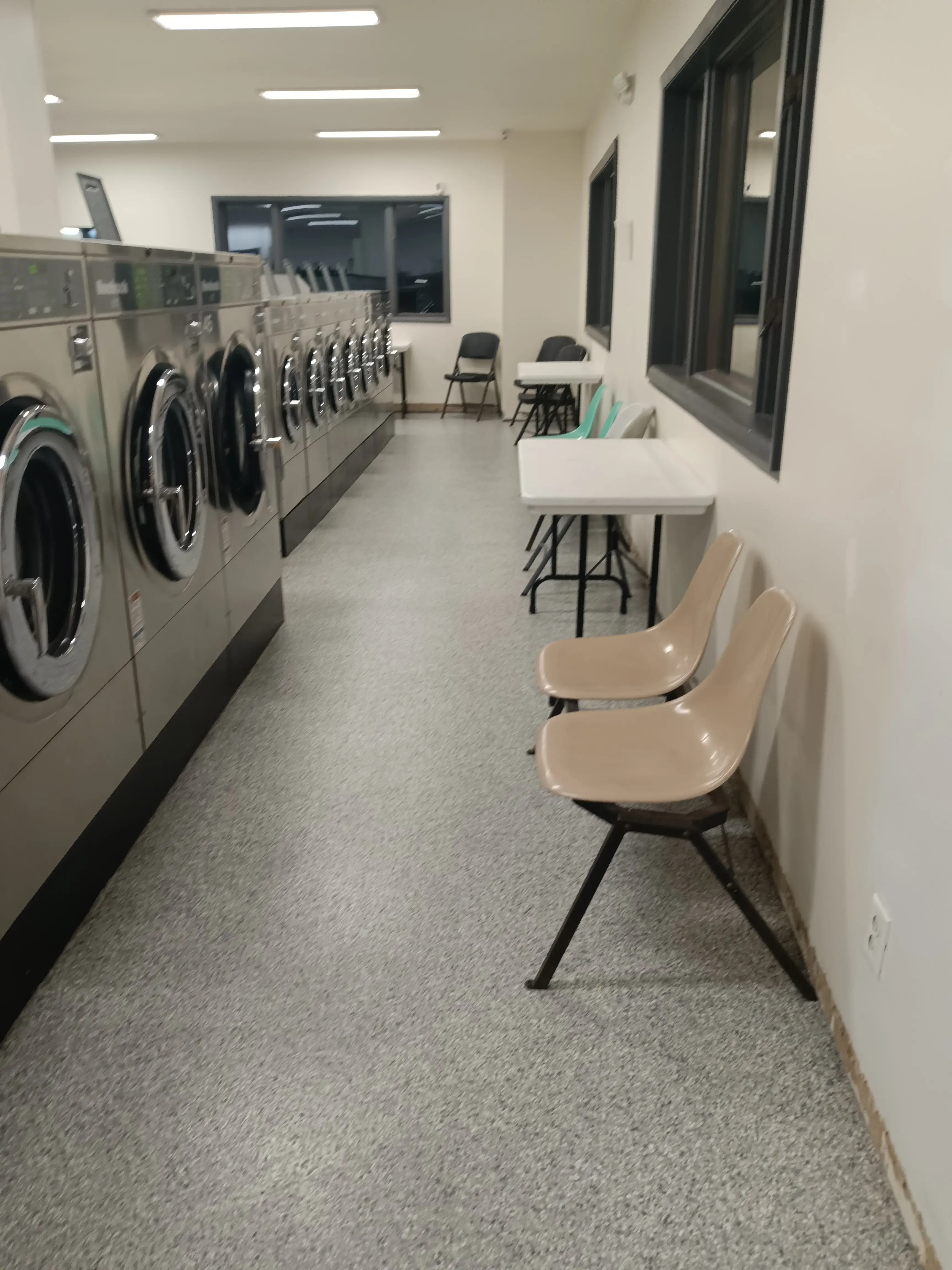 Laundry Club Fort Wayne (Capitol Dry Cleaners & Laundromat) thumbnail 19
