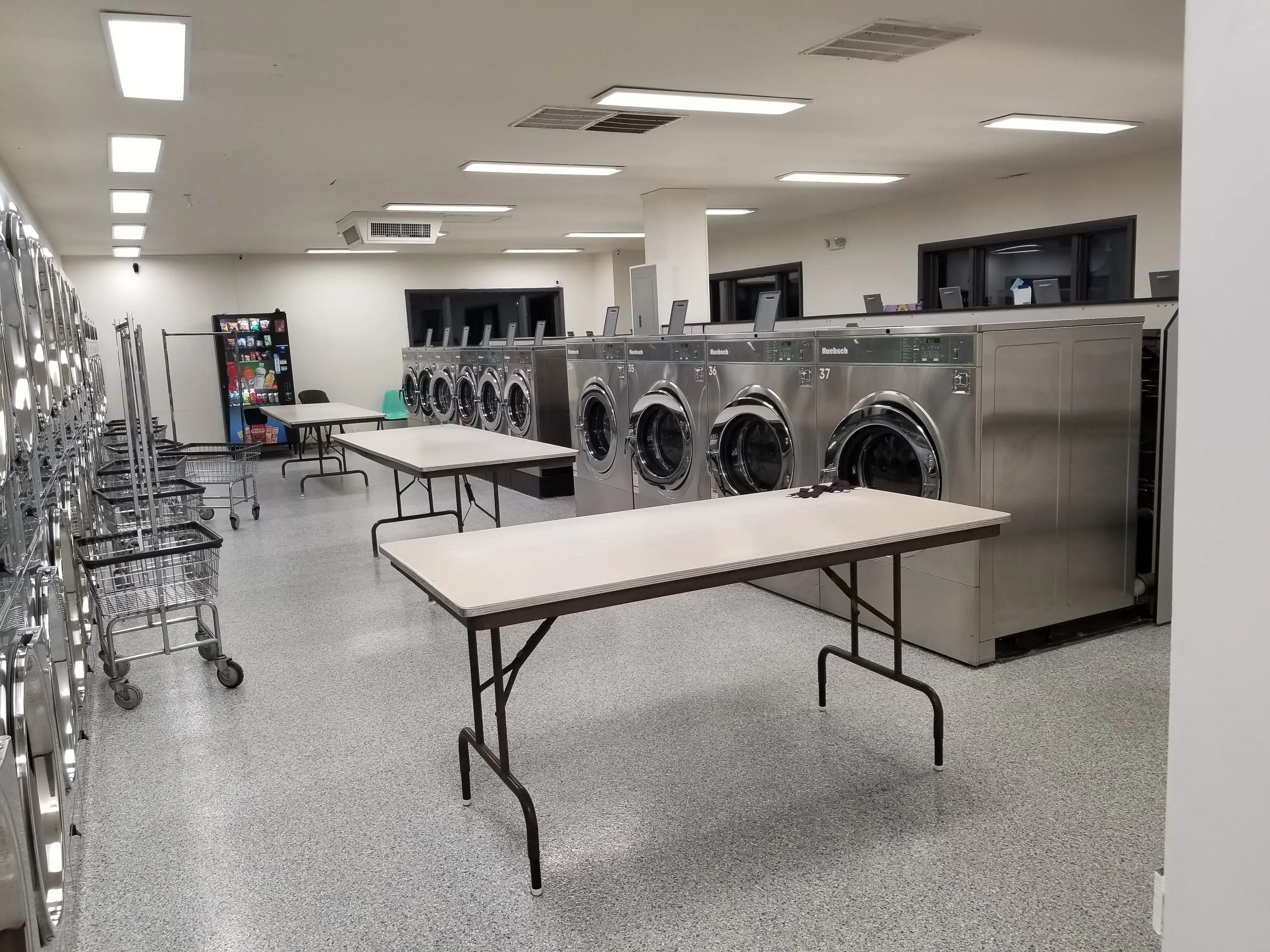 Laundry Club Fort Wayne (Capitol Dry Cleaners & Laundromat) thumbnail 2