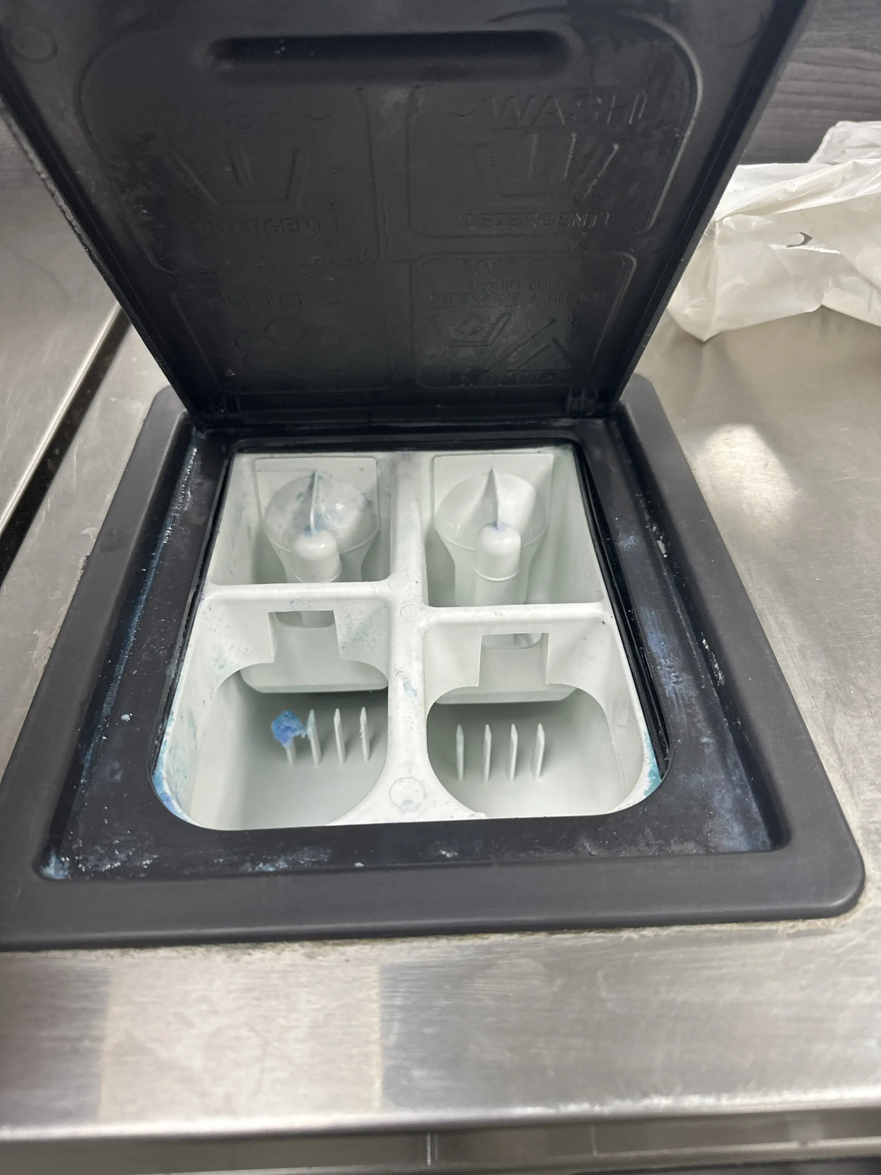 Laundry Club - Image 20