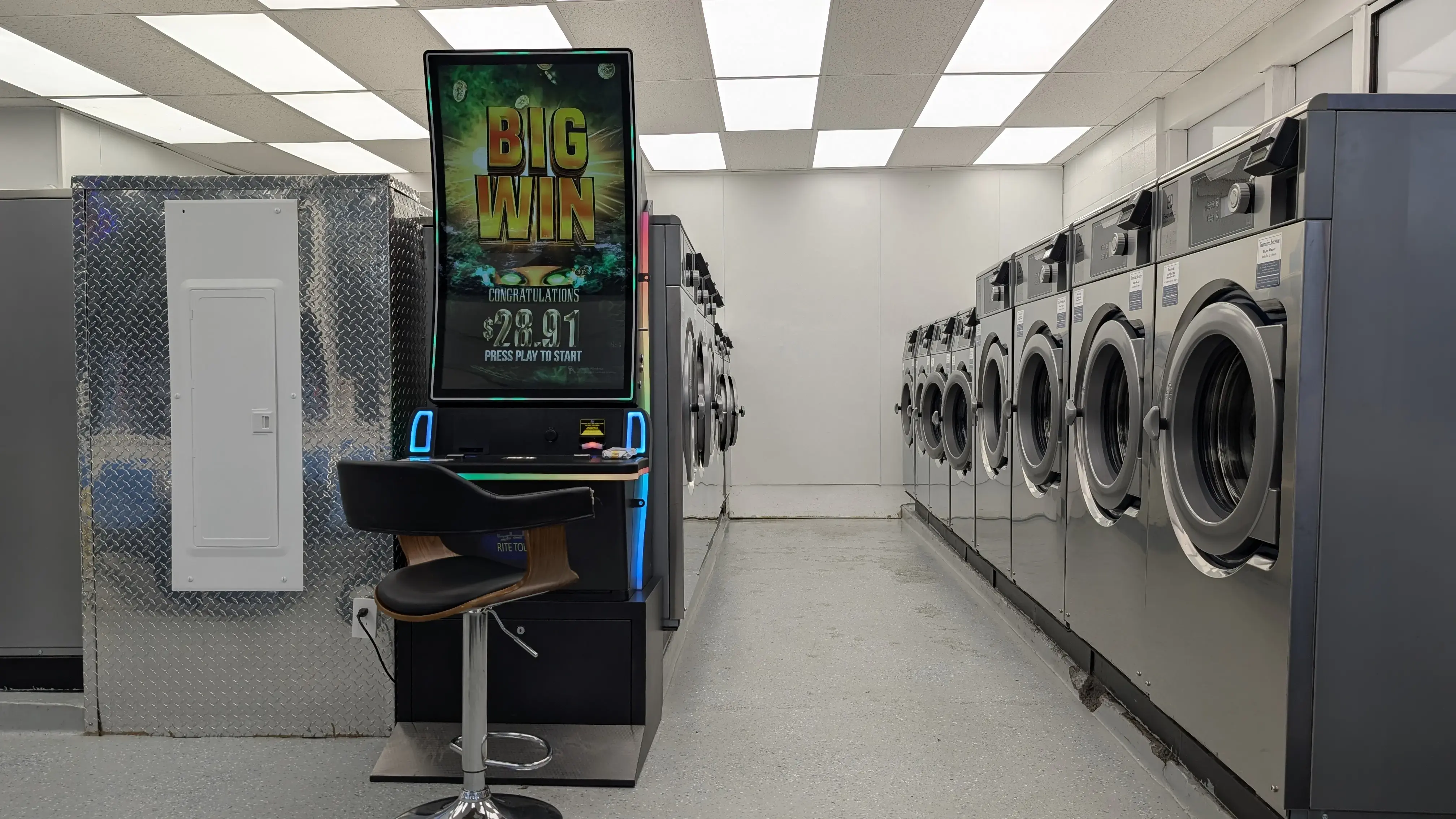 Laundry Day Laundromat - Image 3