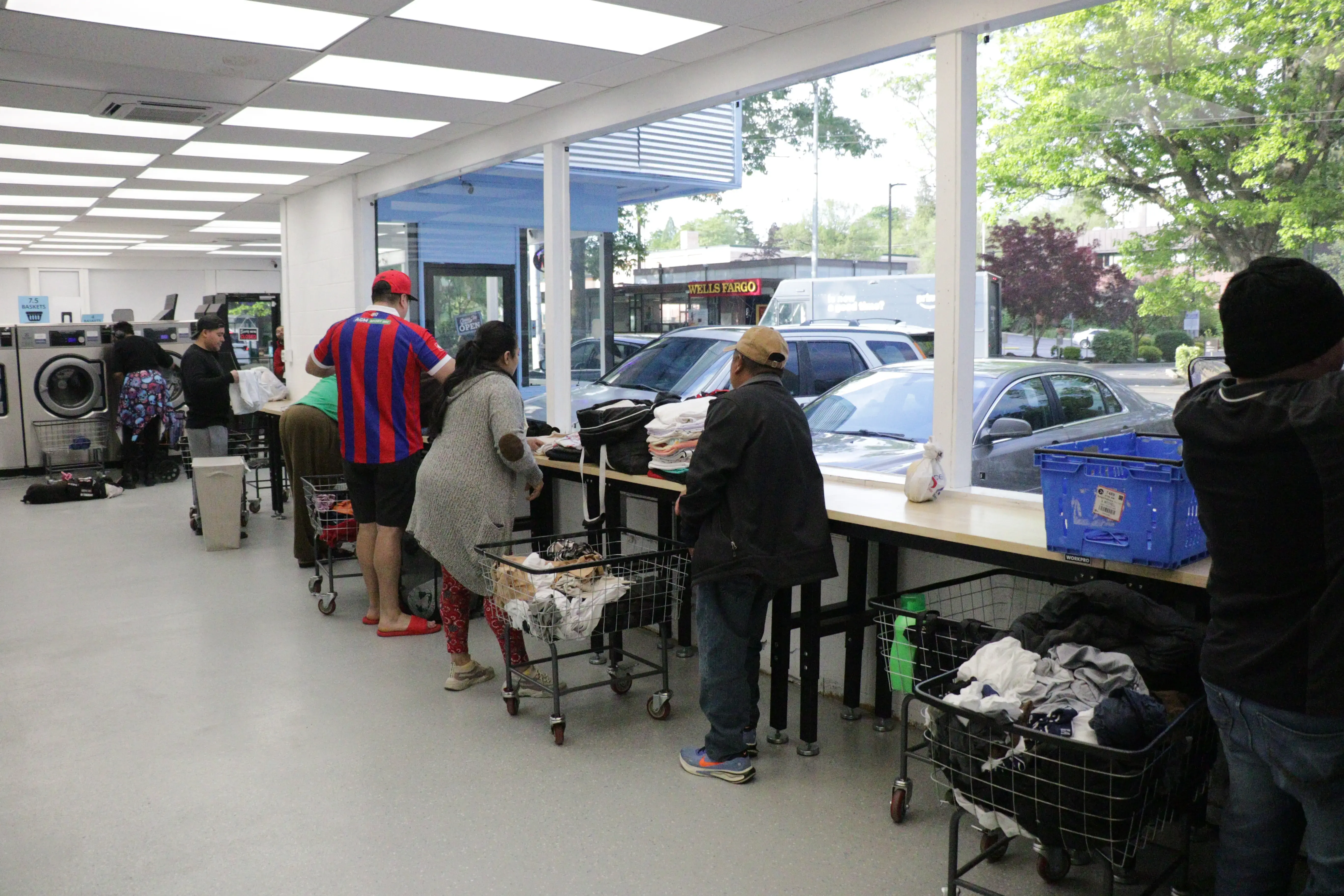Laundry Day Laundromat thumbnail 4