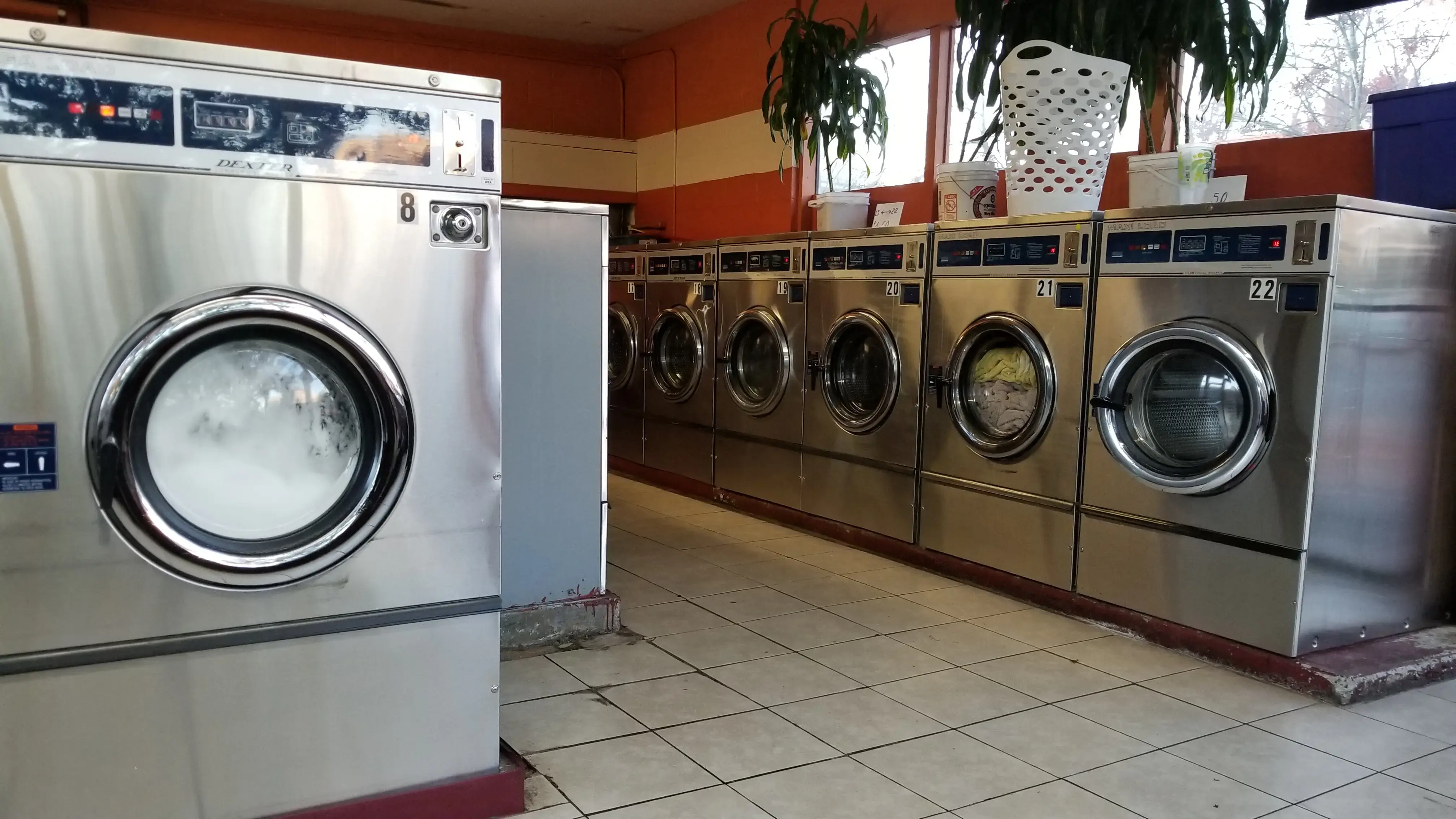 Laundry Day Laundromat thumbnail 8