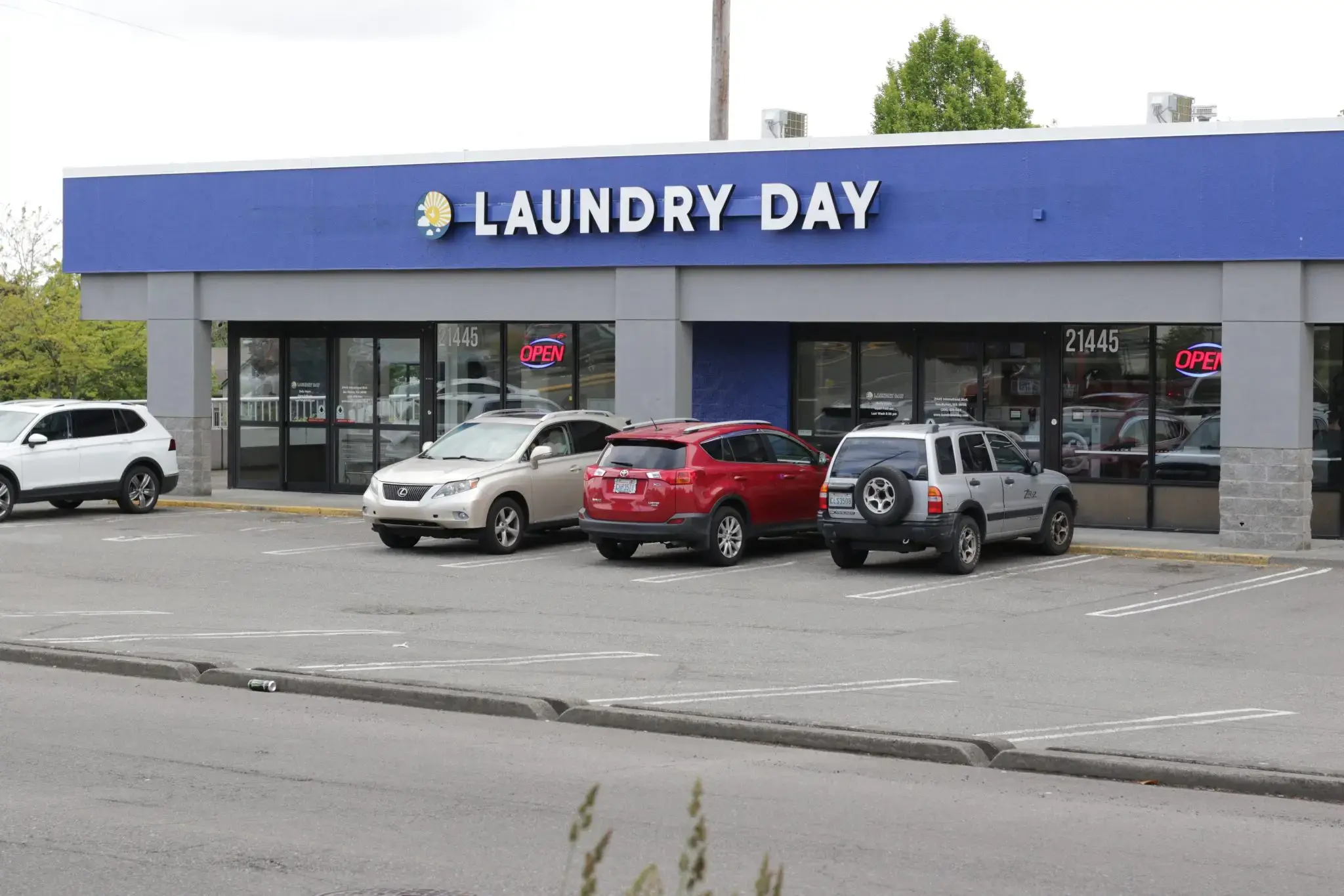 Laundry Day Laundromat thumbnail 2