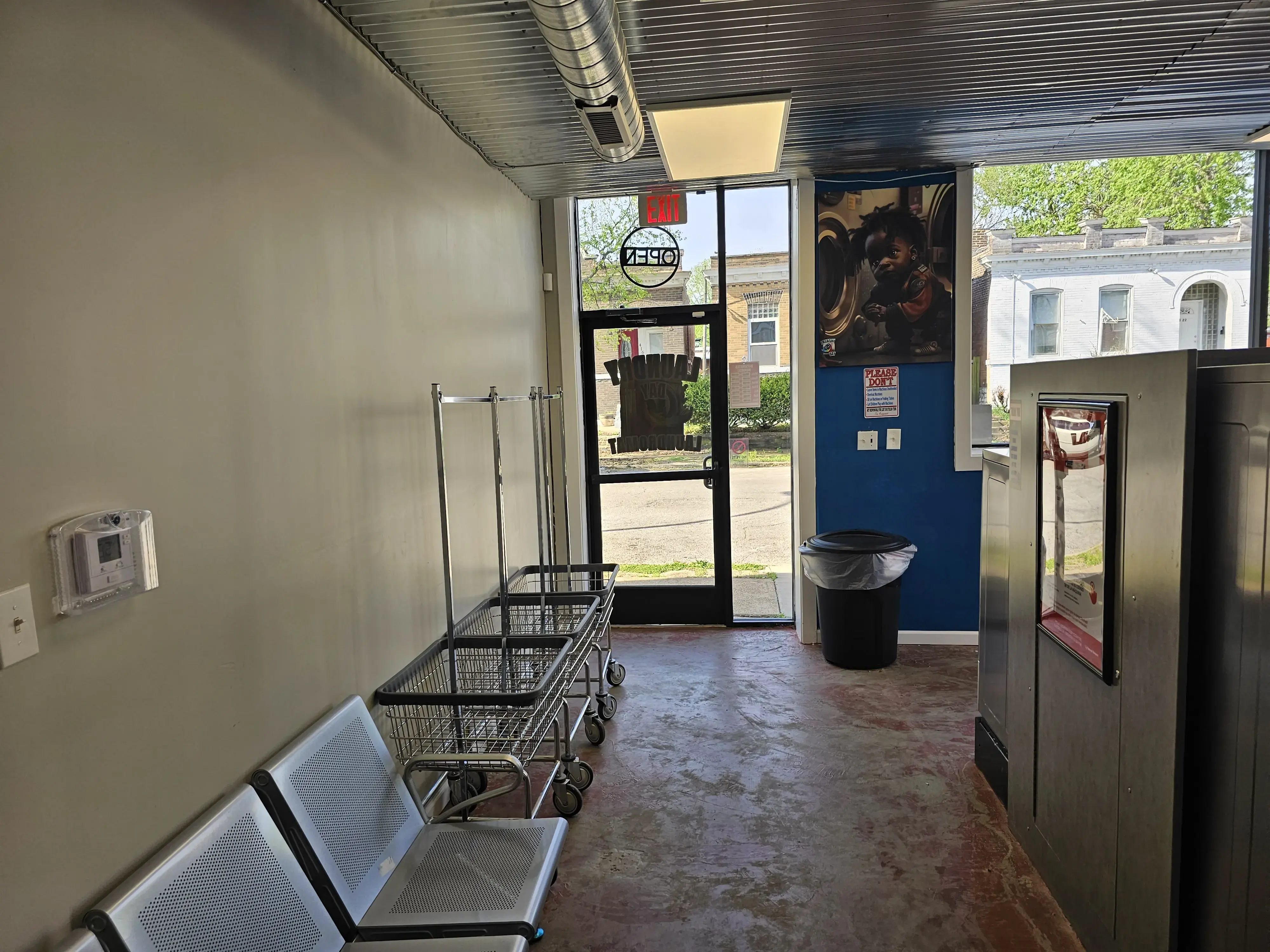 Laundry Day Laundromat thumbnail 9