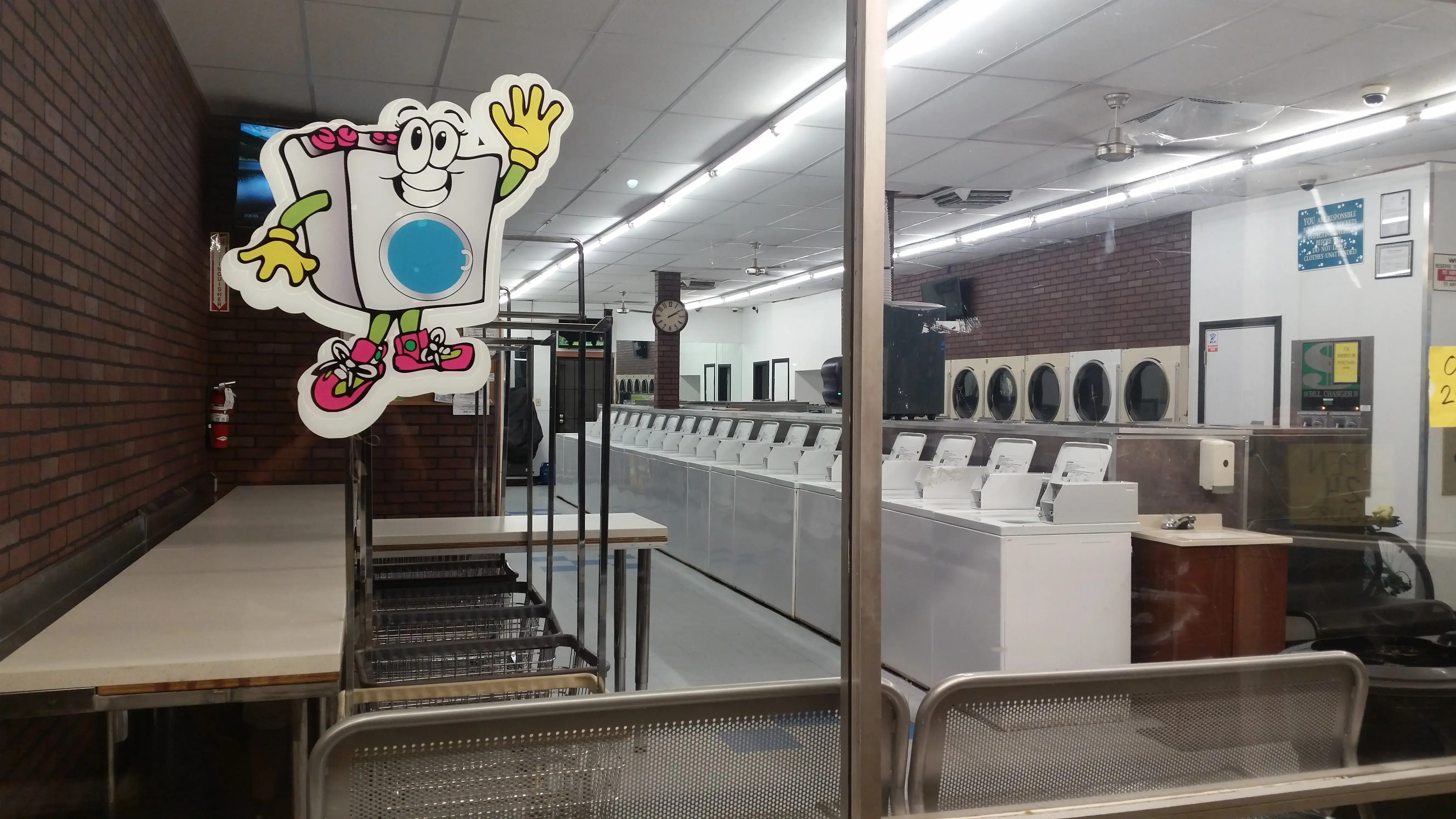 Laundry Day Laundromat/Wash N Fold - Image 10