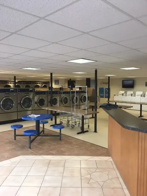 Laundry Daze Laundromat thumbnail 3