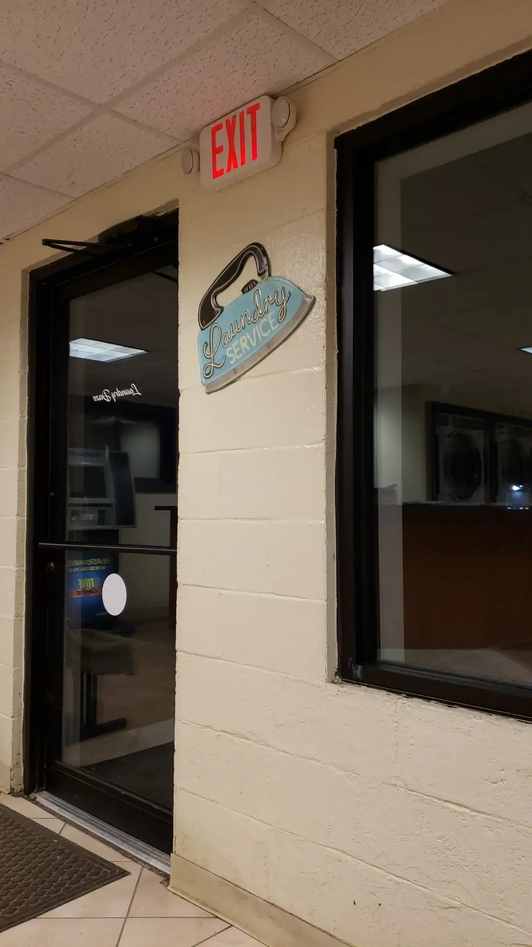 Laundry Daze Laundromat thumbnail 13