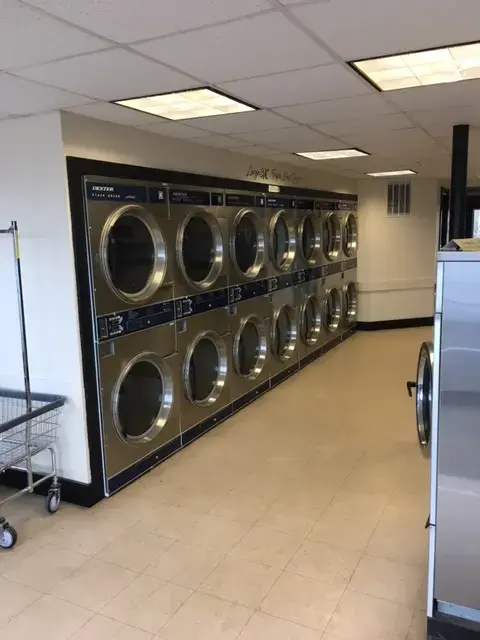 Laundry Daze Laundromat - Image 18