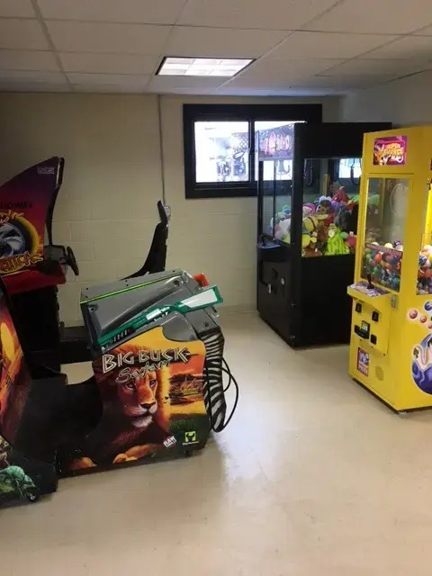 Laundry Daze Laundromat - Image 7