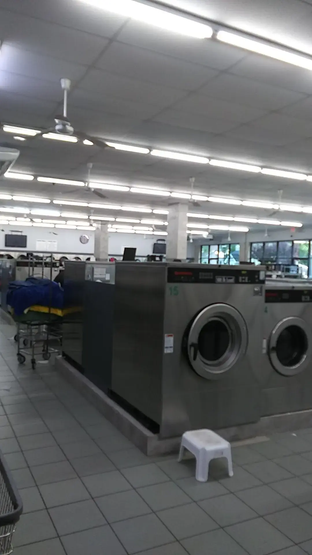 Laundry Depot Carleton Ave thumbnail 9