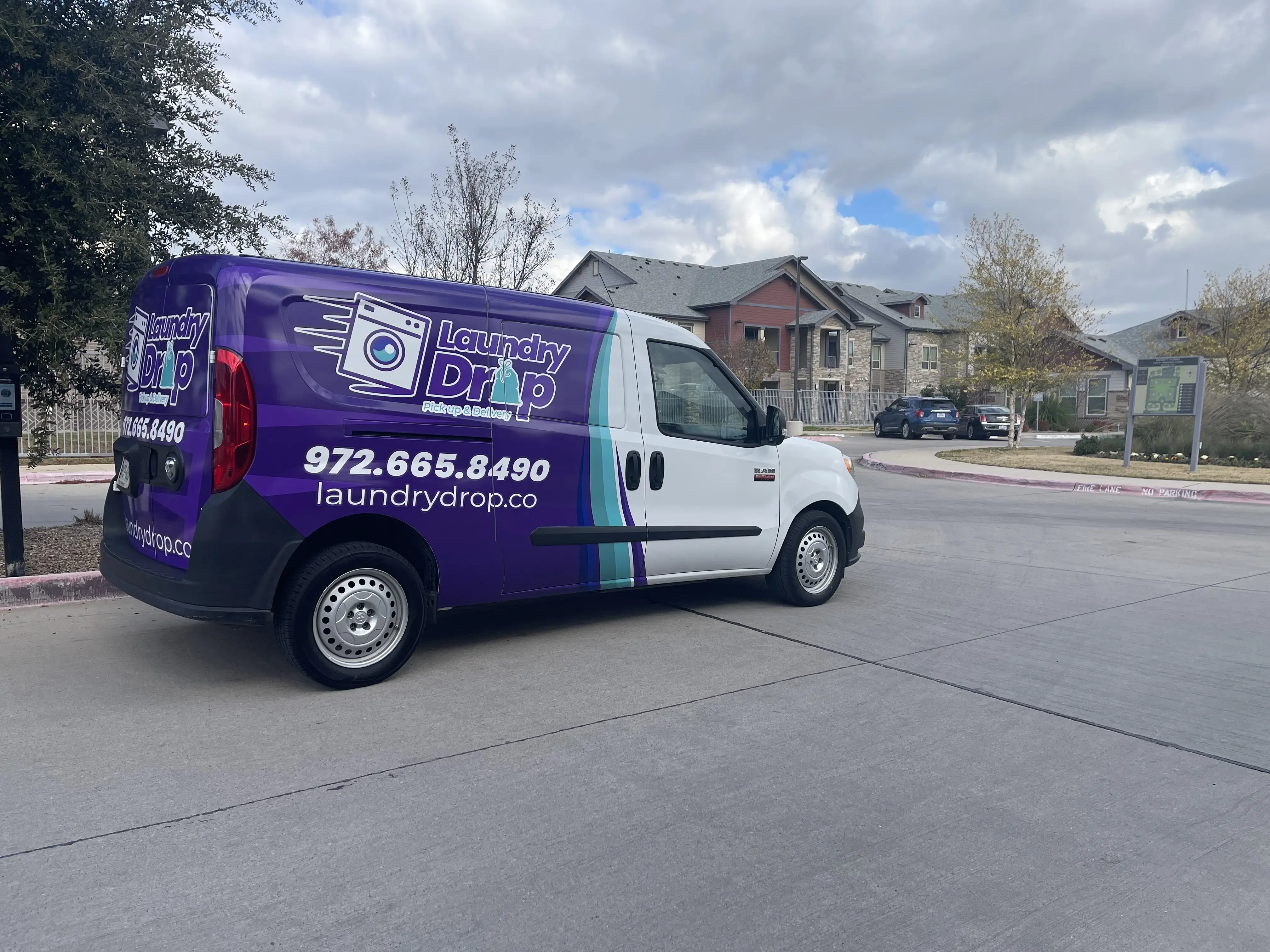 Laundry Drop Pickup & Delivery thumbnail 14