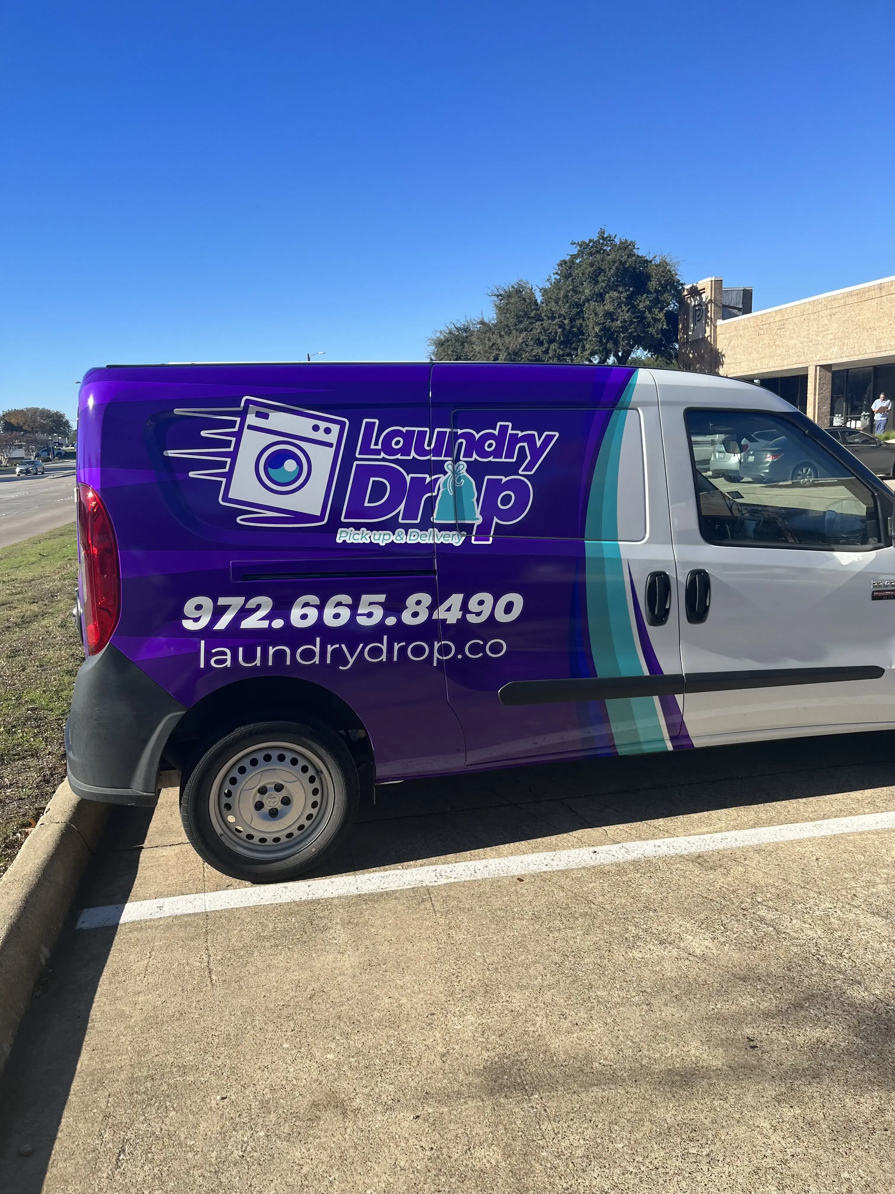 Laundry Drop Pickup & Delivery thumbnail 9