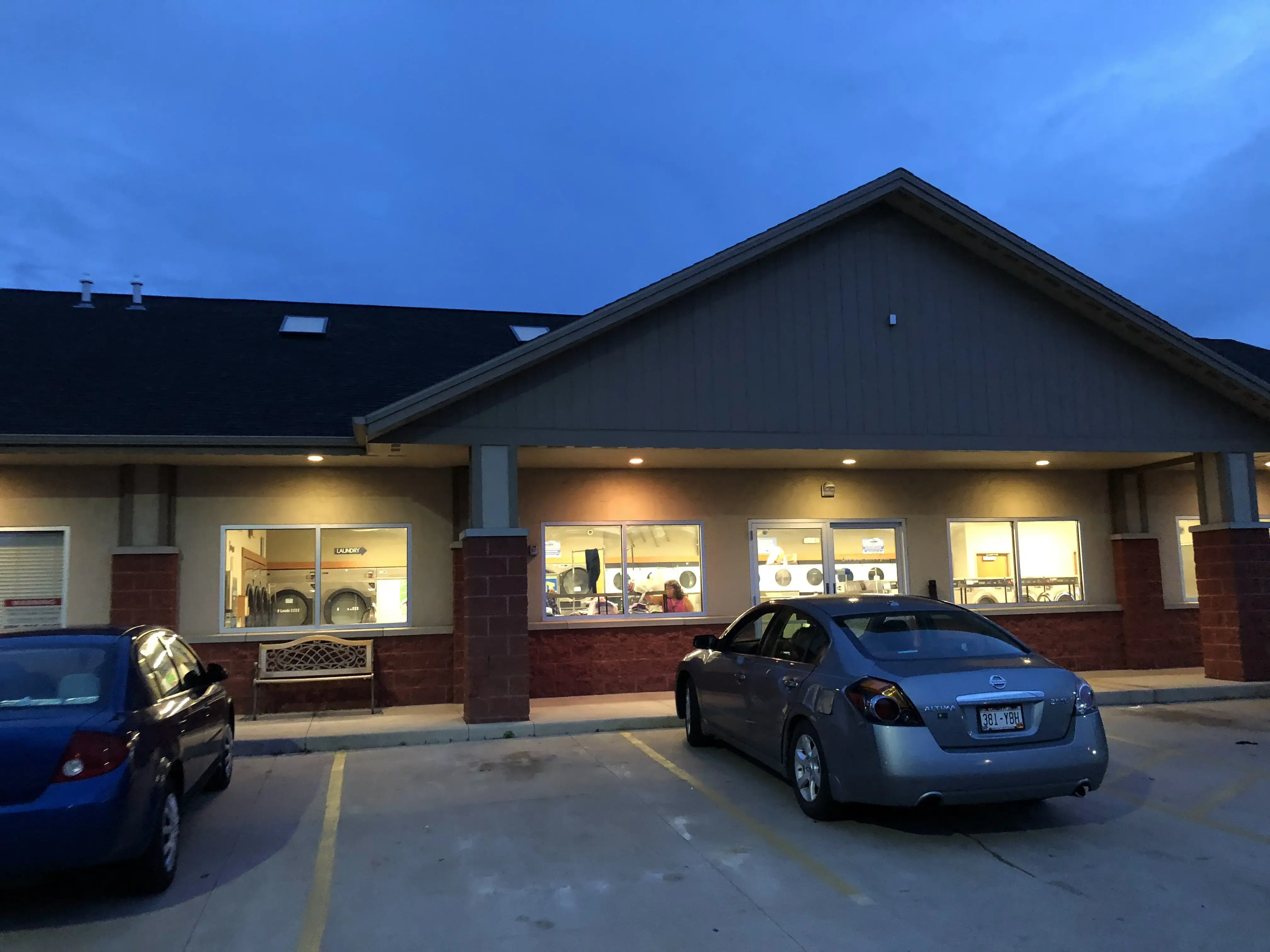 Laundry Express Laundromat- La Crosse - Image 14