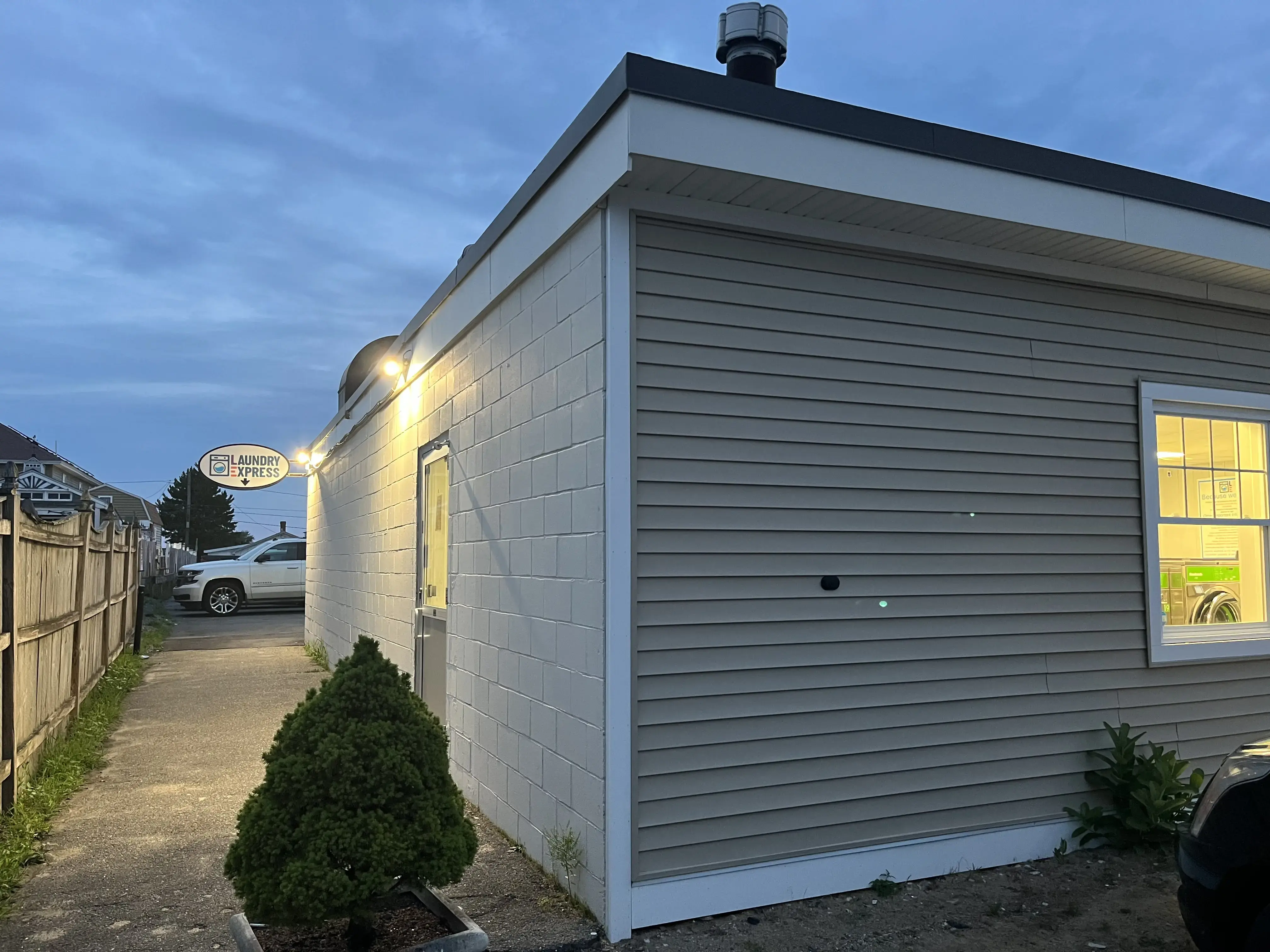 Laundry Express - Image 16