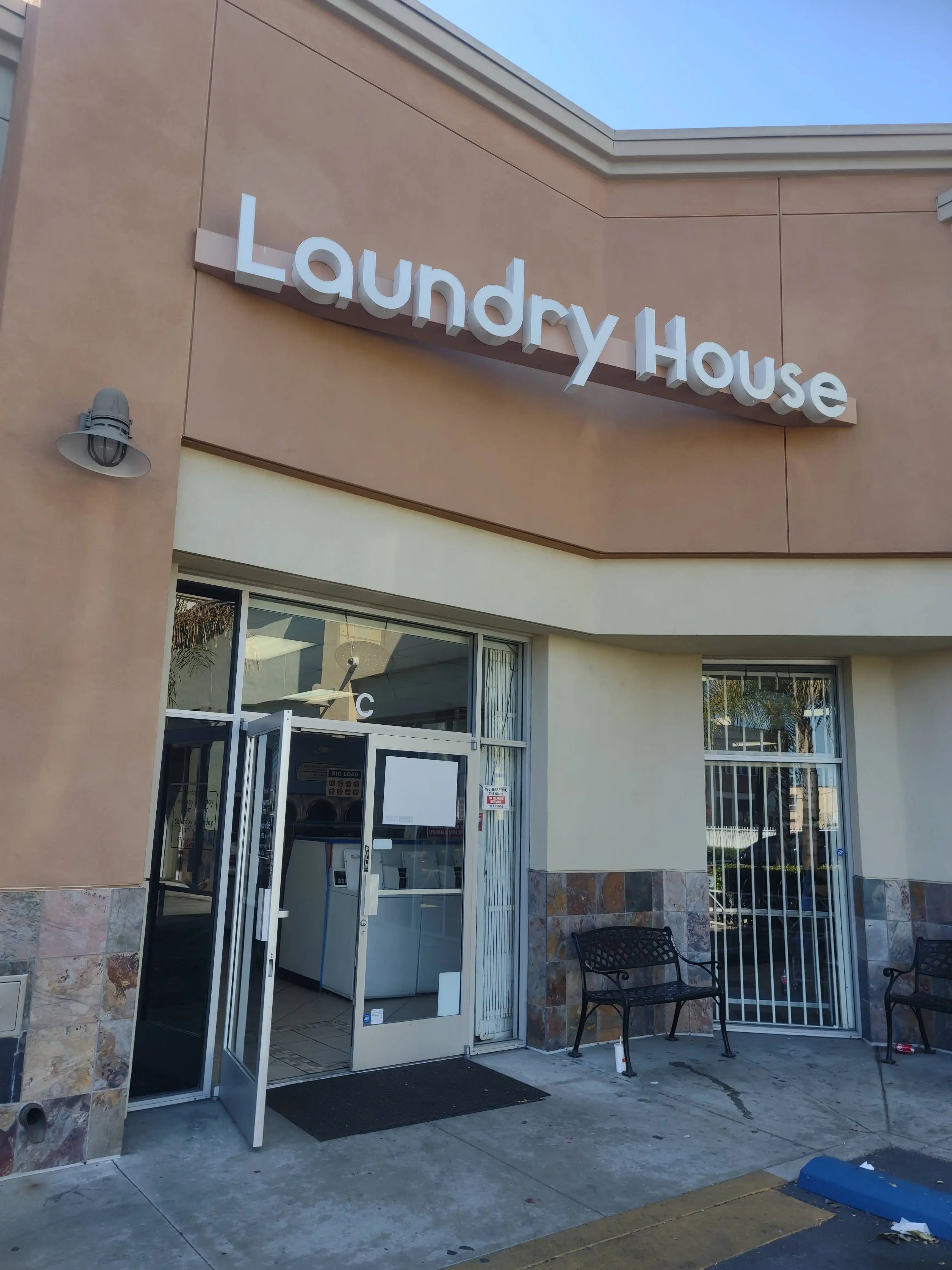 Laundry House | Wilmington Laundromat and Wash & Fold thumbnail 3