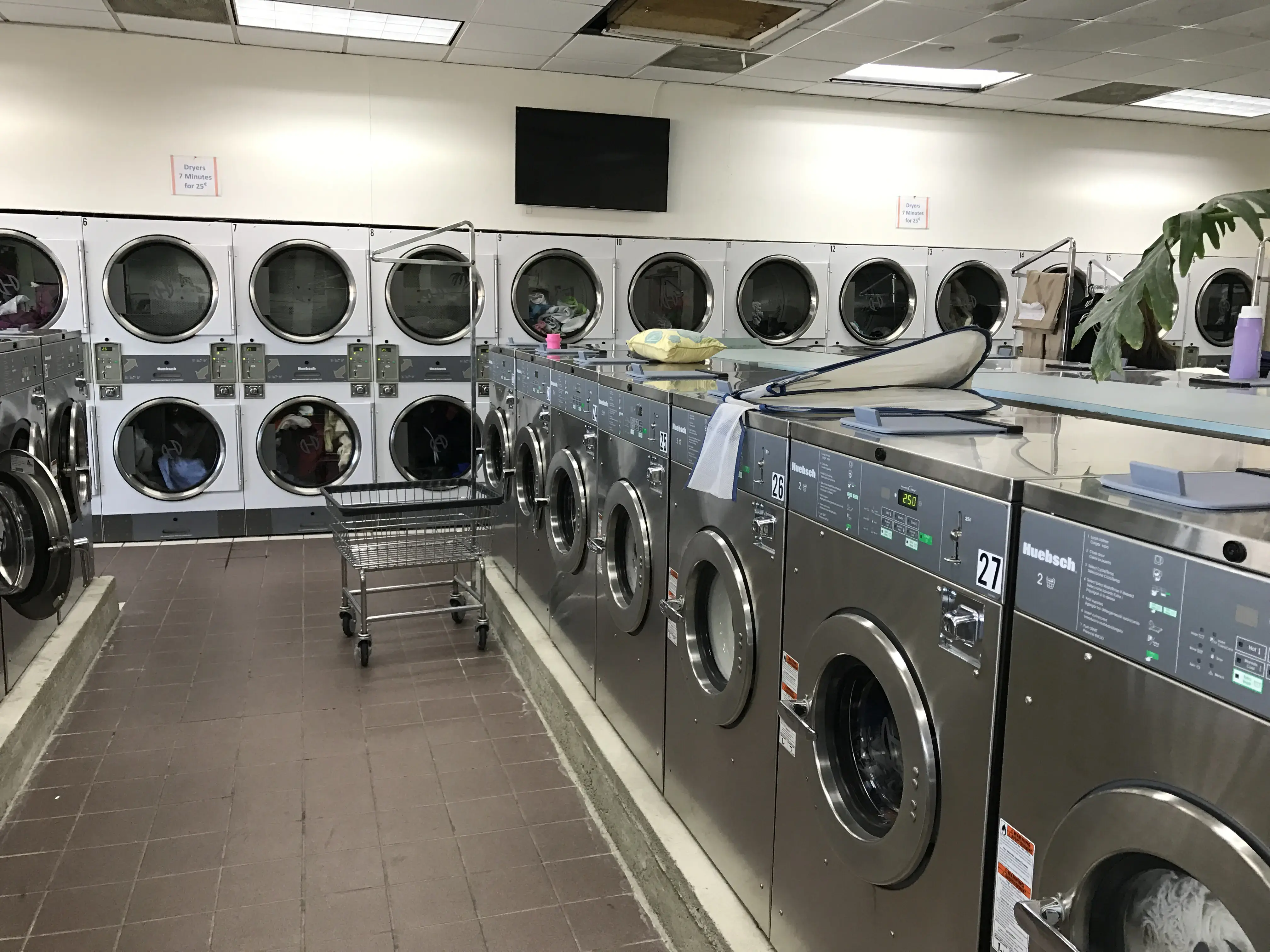 Laundry Hut thumbnail 2
