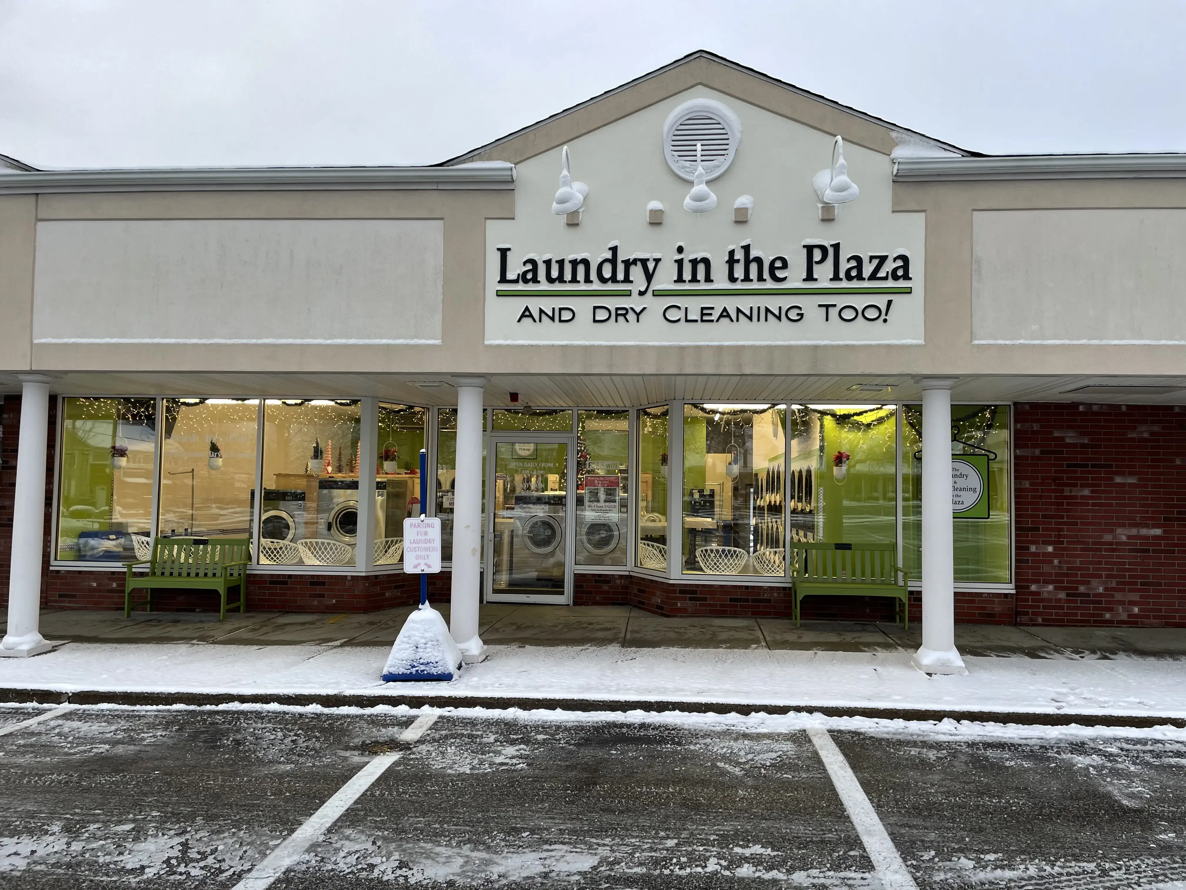 Laundry in the Plaza - Image 1