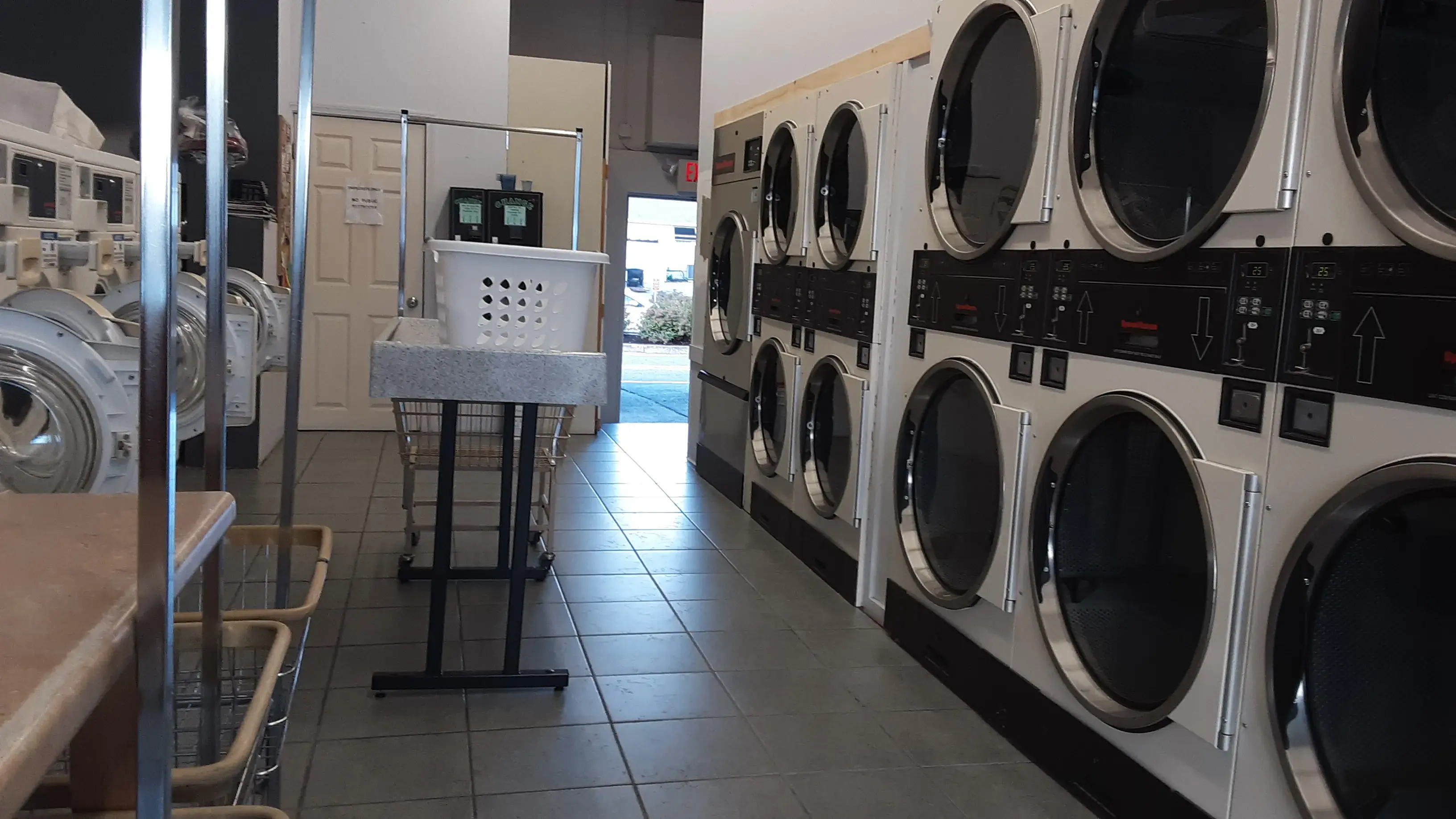 Laundry in the Plaza - Image 3