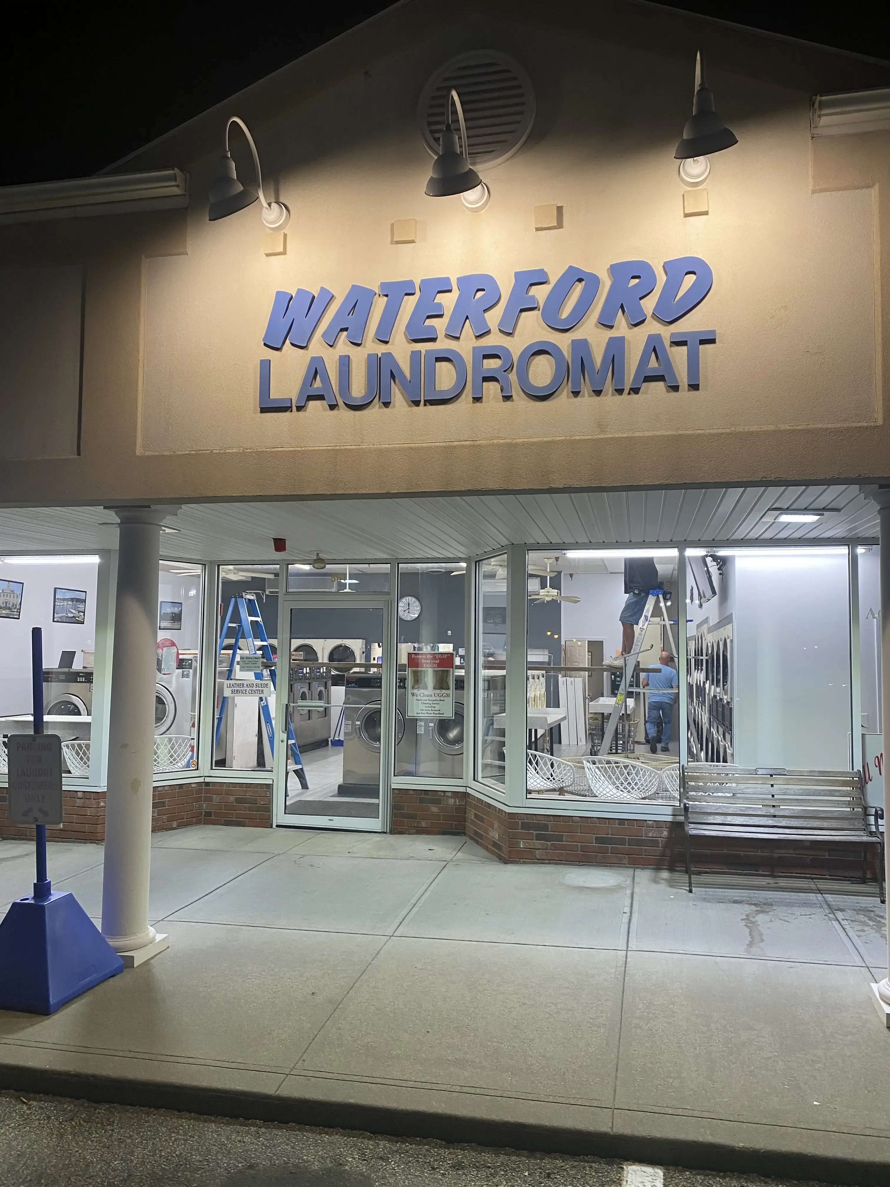 Laundry in the Plaza - Image 4