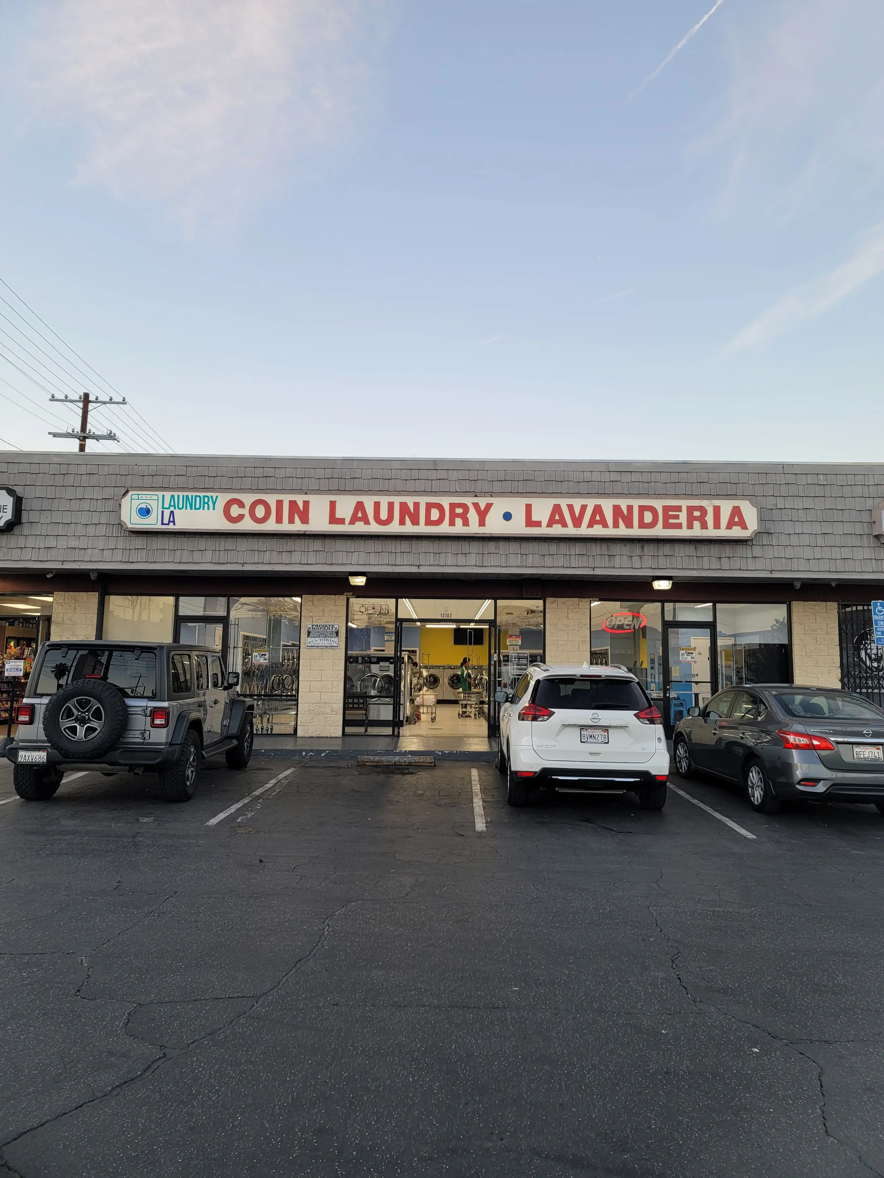 Laundry LA Laundromat - Image 10
