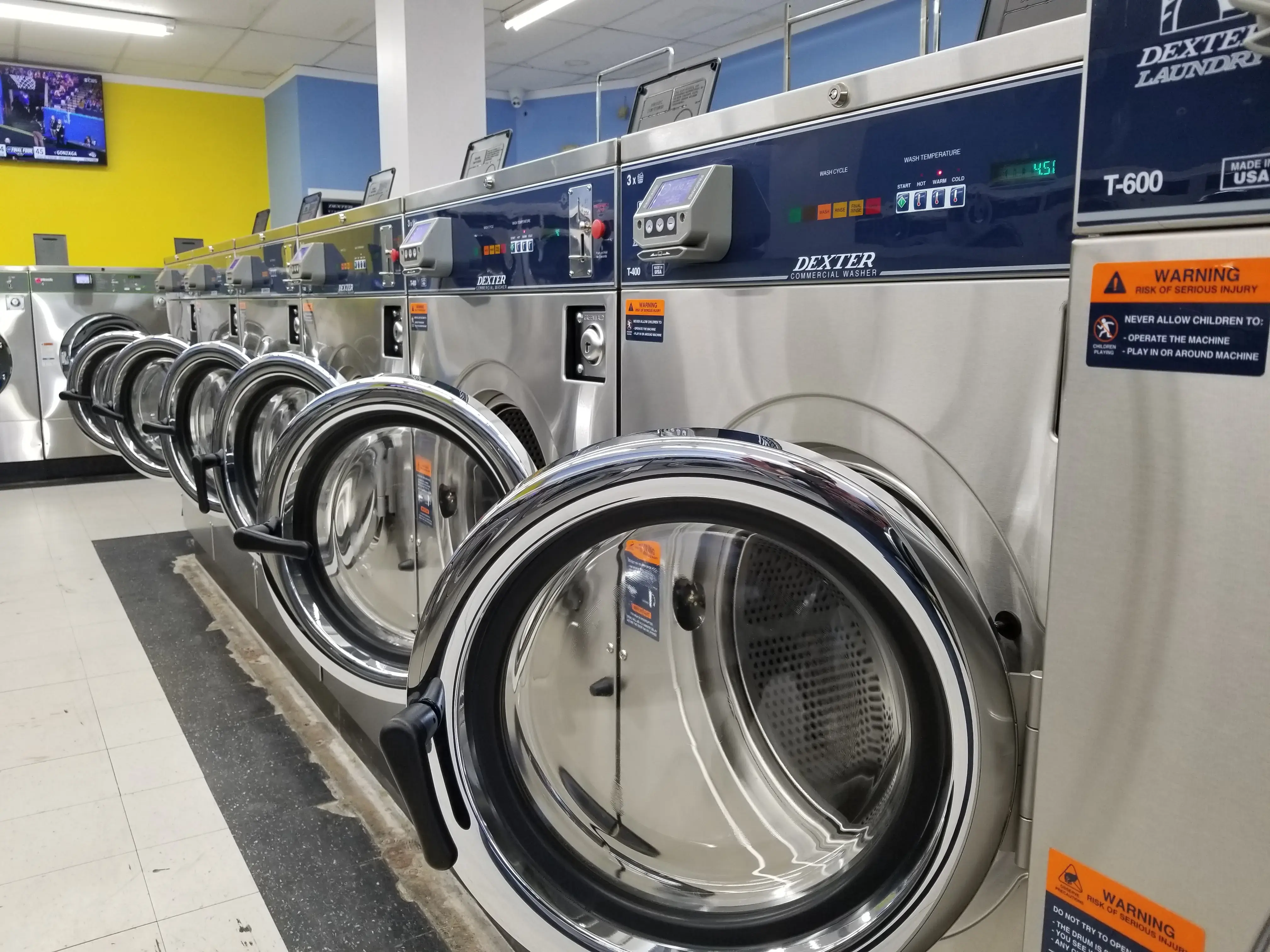 Laundry LA Laundromat thumbnail 15