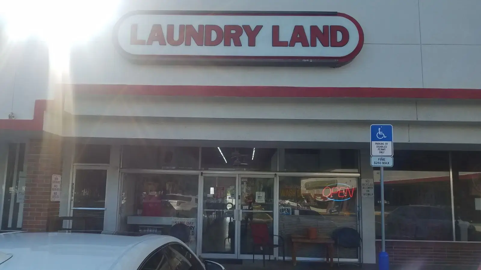 Laundry Land Coin Laundry thumbnail 14