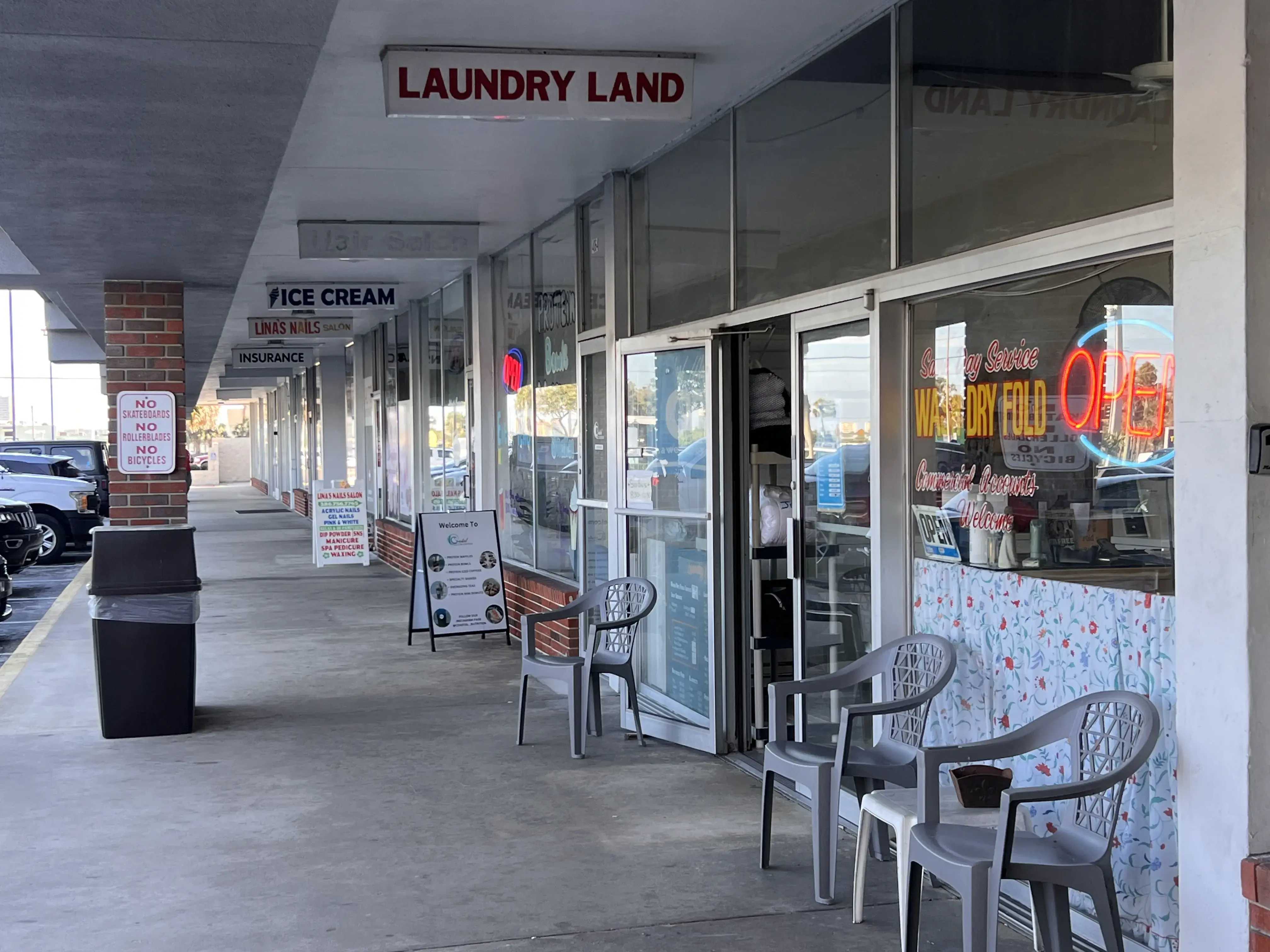 Laundry Land Coin Laundry thumbnail 4