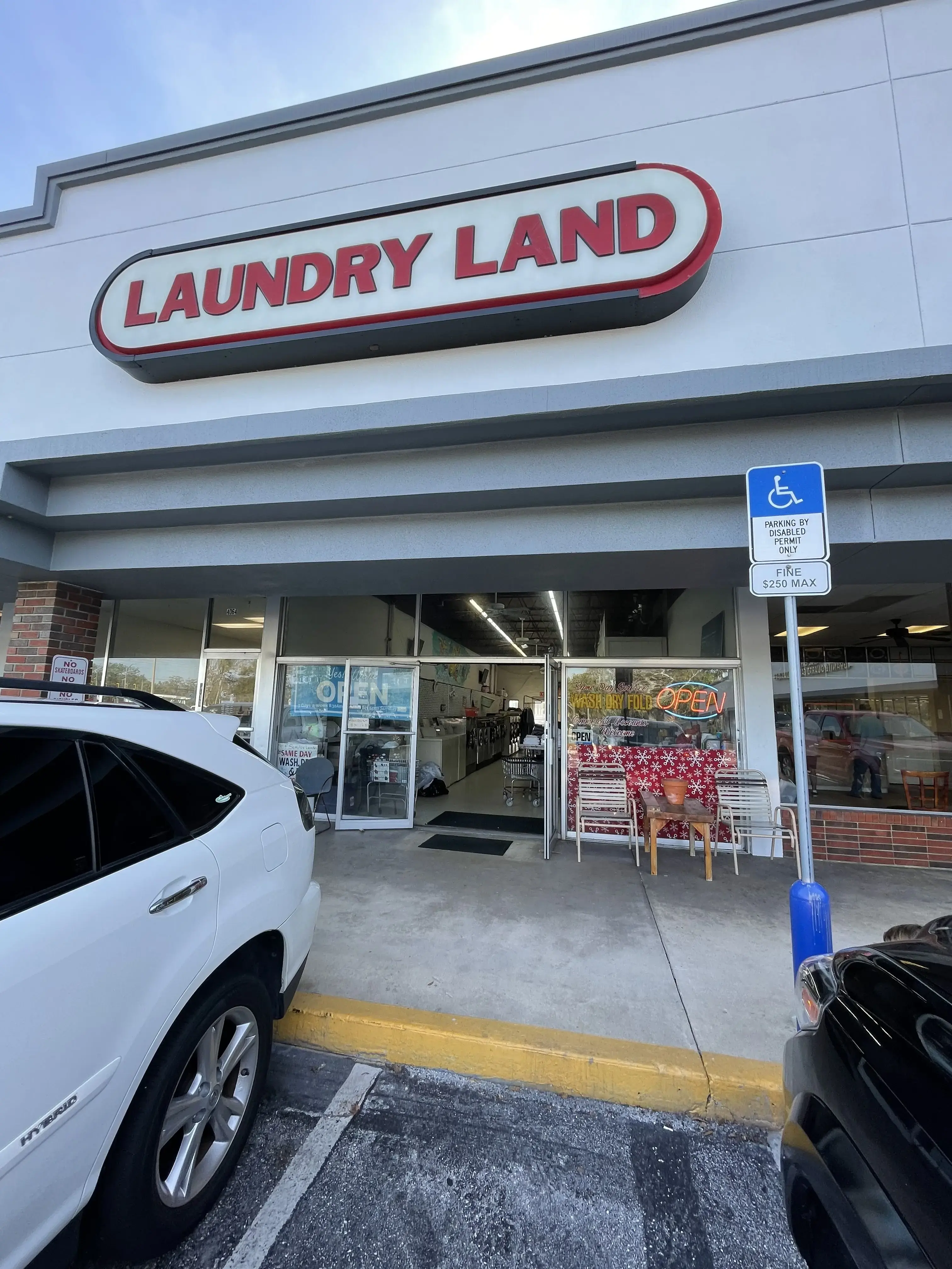 Laundry Land Coin Laundry thumbnail 2