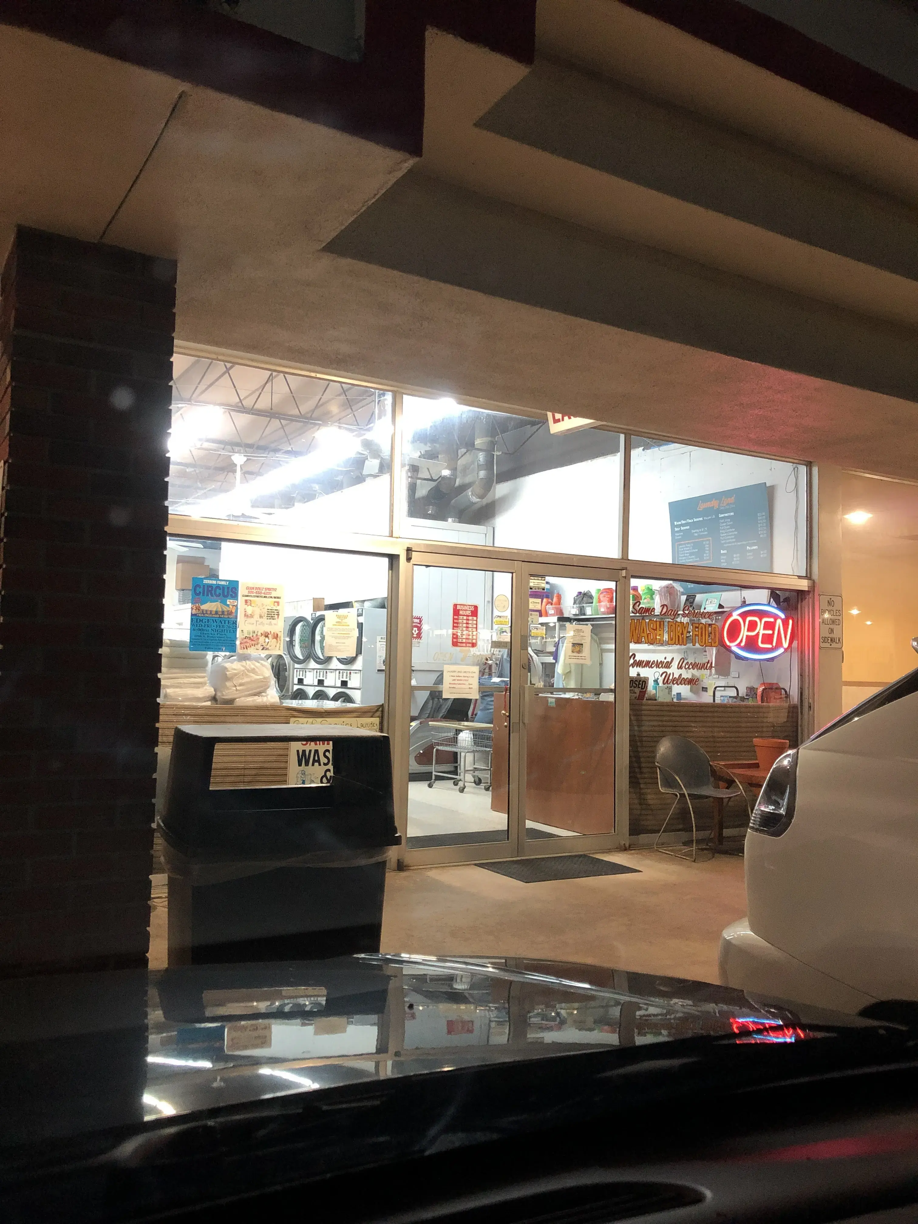 Laundry Land Coin Laundry thumbnail 7