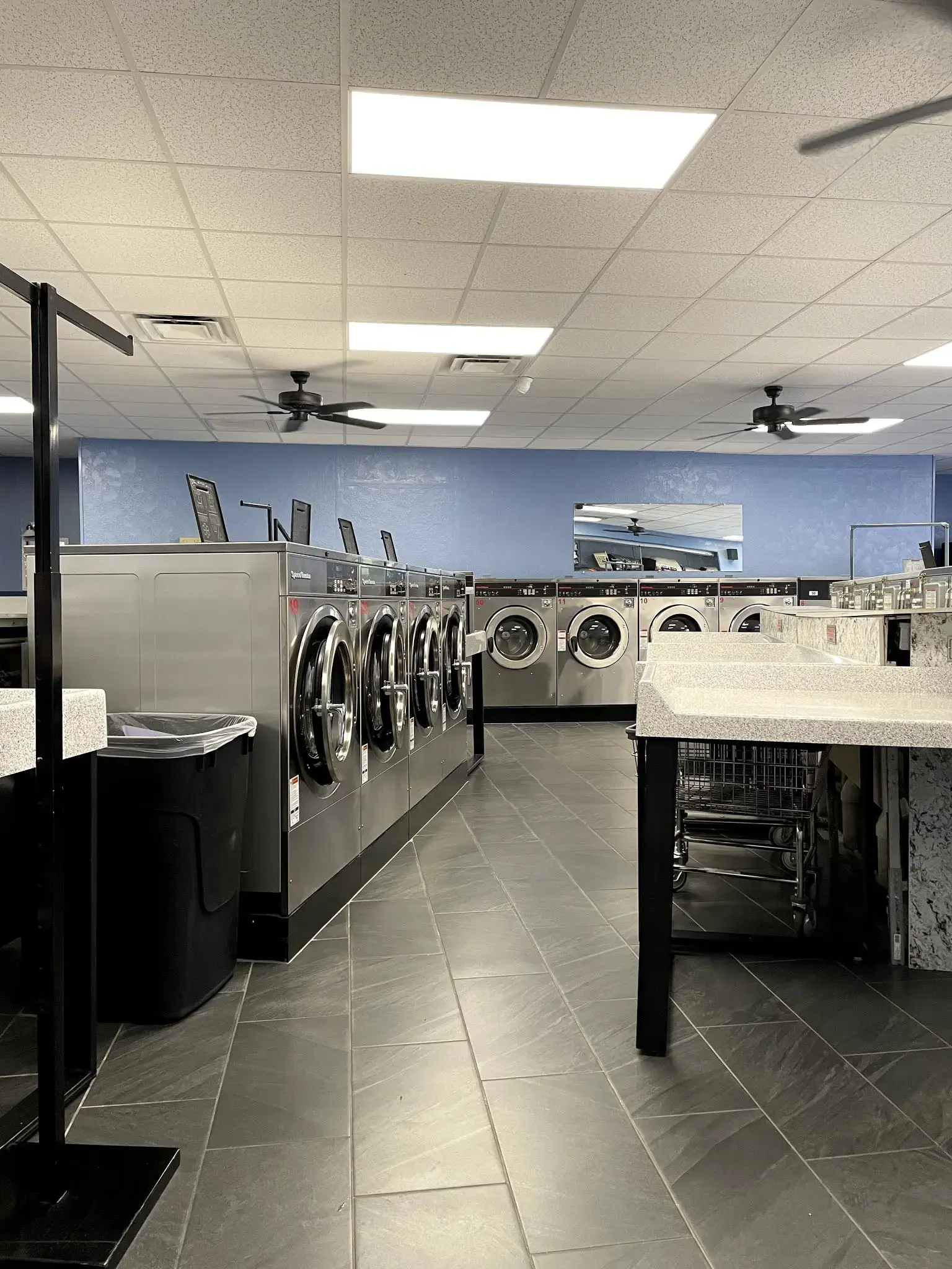 Laundry Land Coin Laundry thumbnail 11