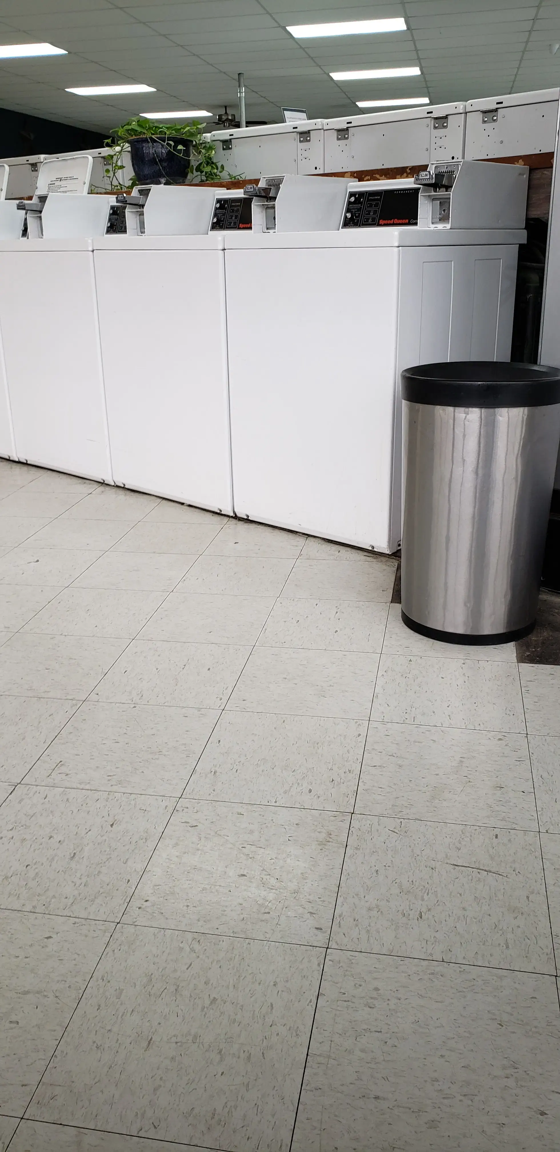 Laundry Land JC - Image 17