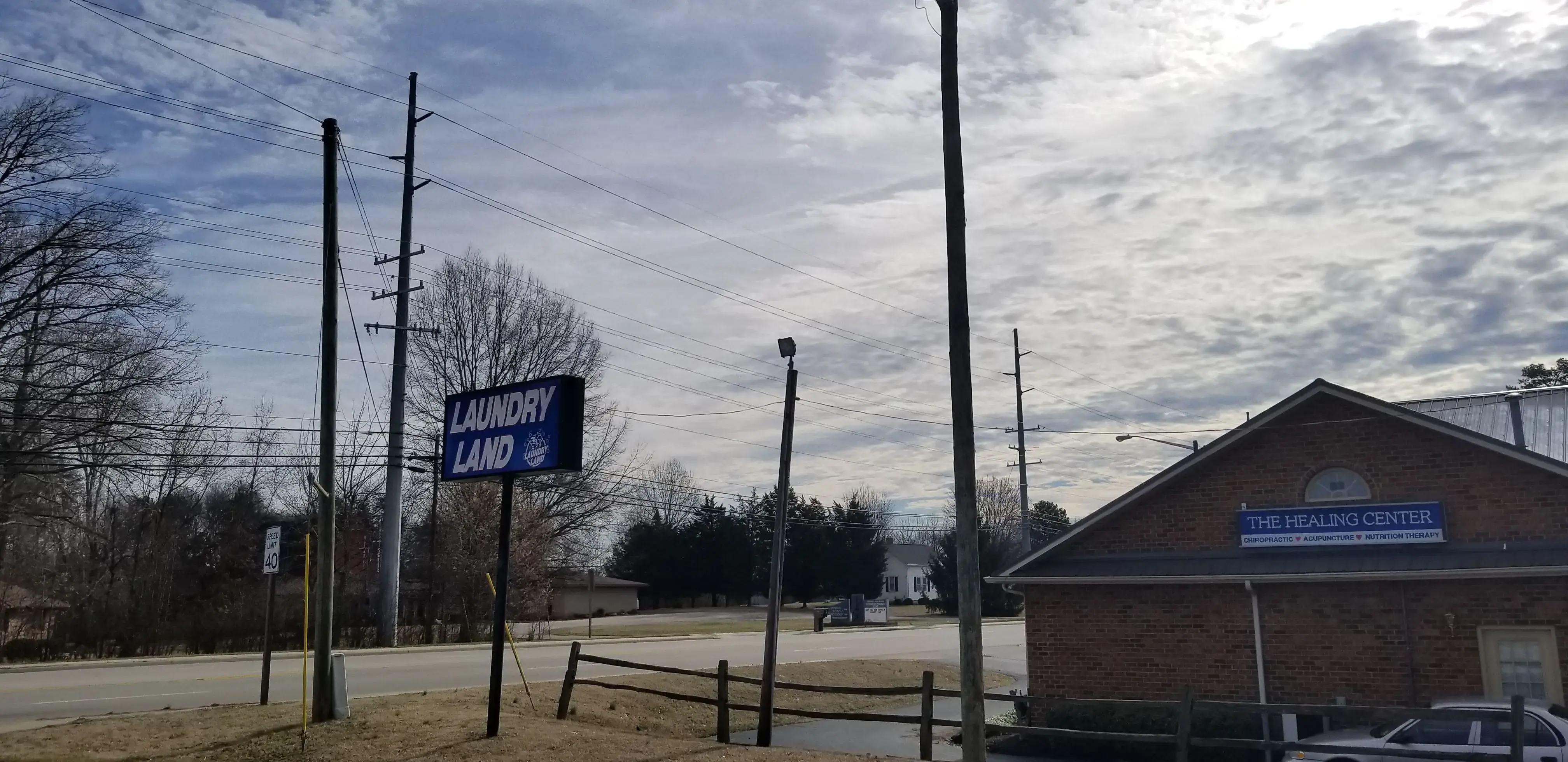 Laundry Land Laundromat thumbnail 2