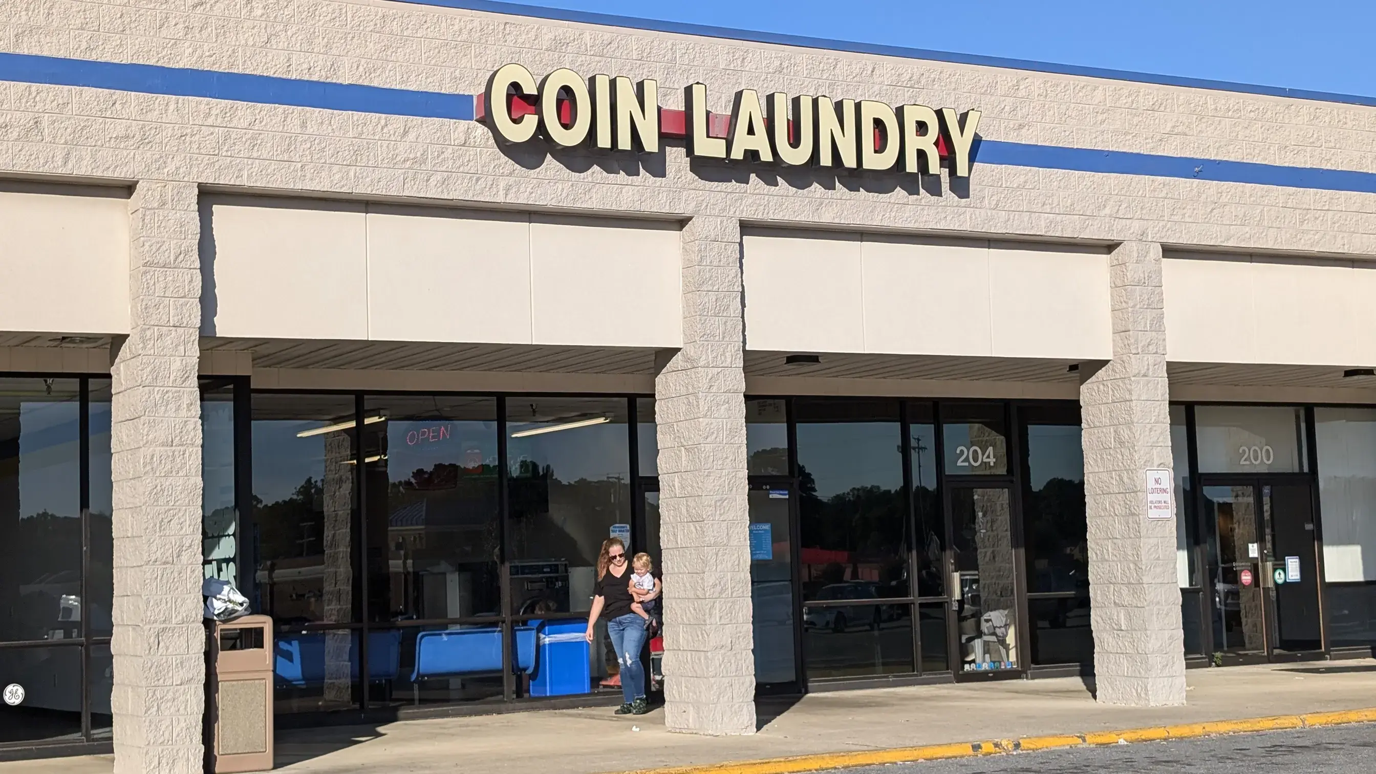Laundry Land Laundromat thumbnail 7